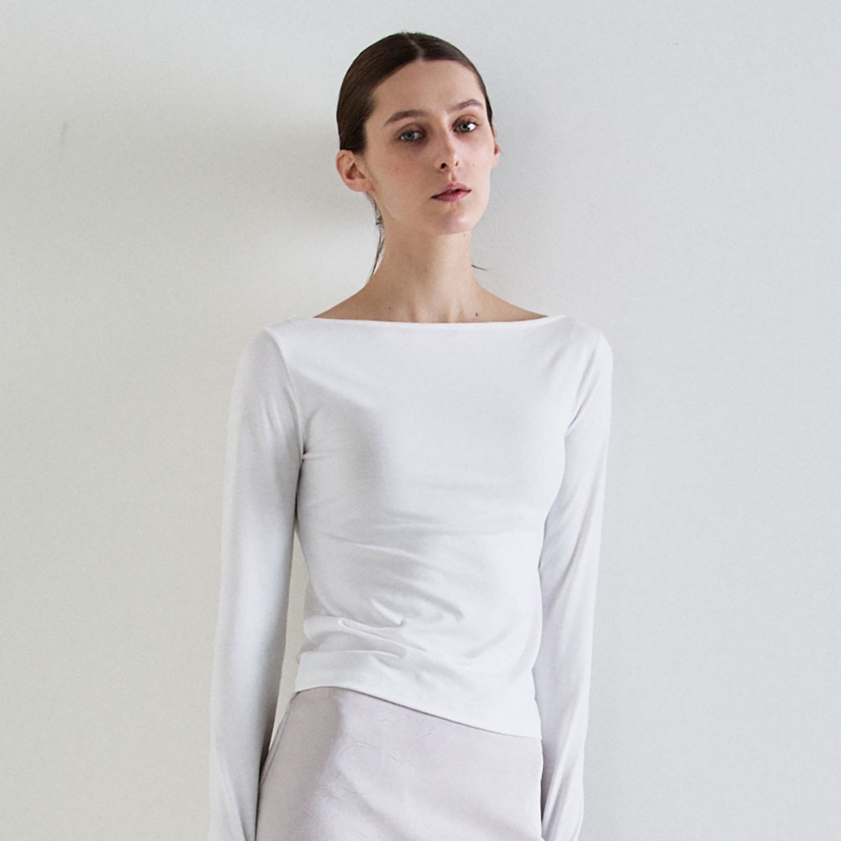 노우드(NOEUD) Bare Offshoulder tee (Ivory)