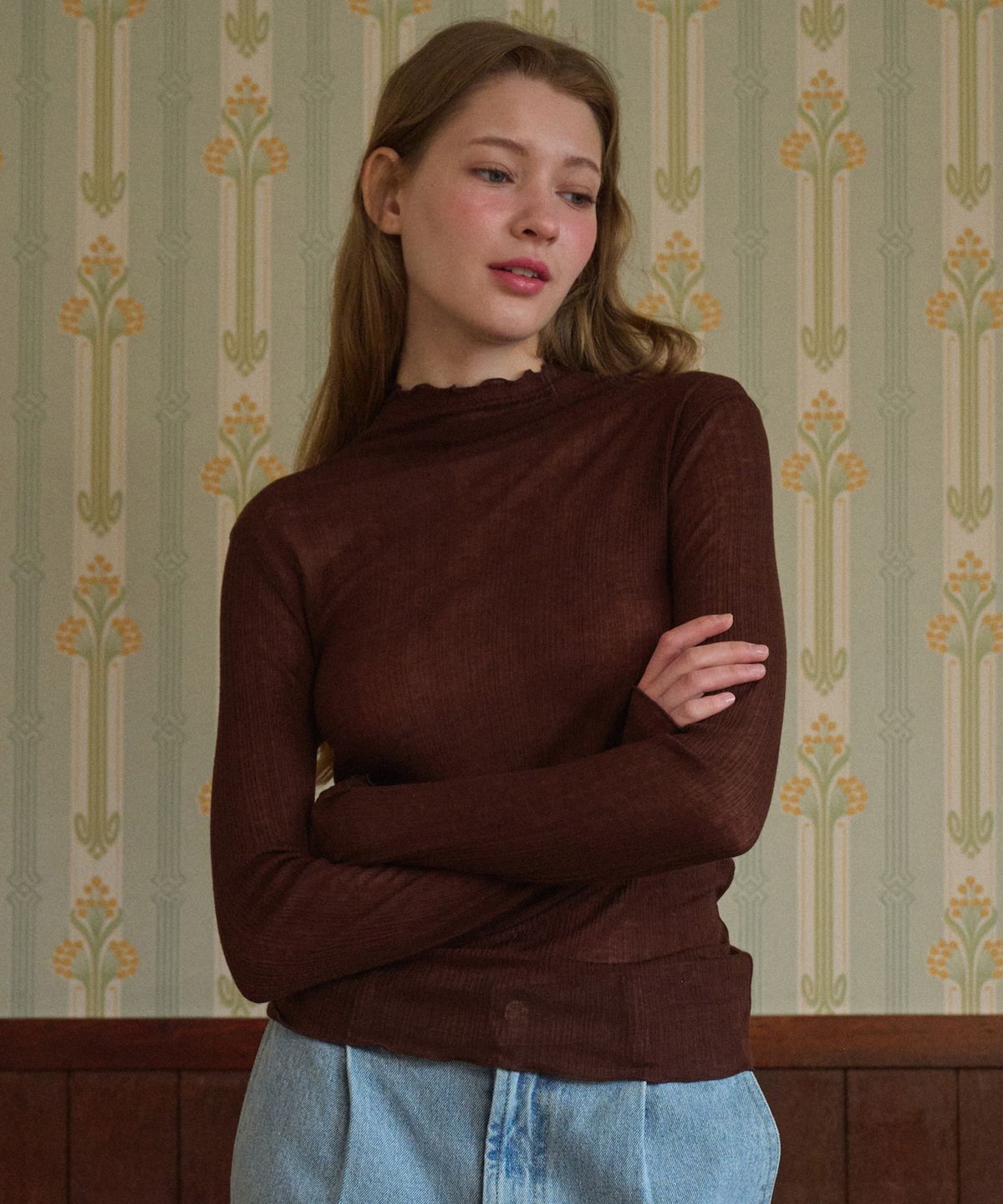 로시로우(LOSSYROW) Wave Stitch Half-Neck Long Sleeve Dark brown