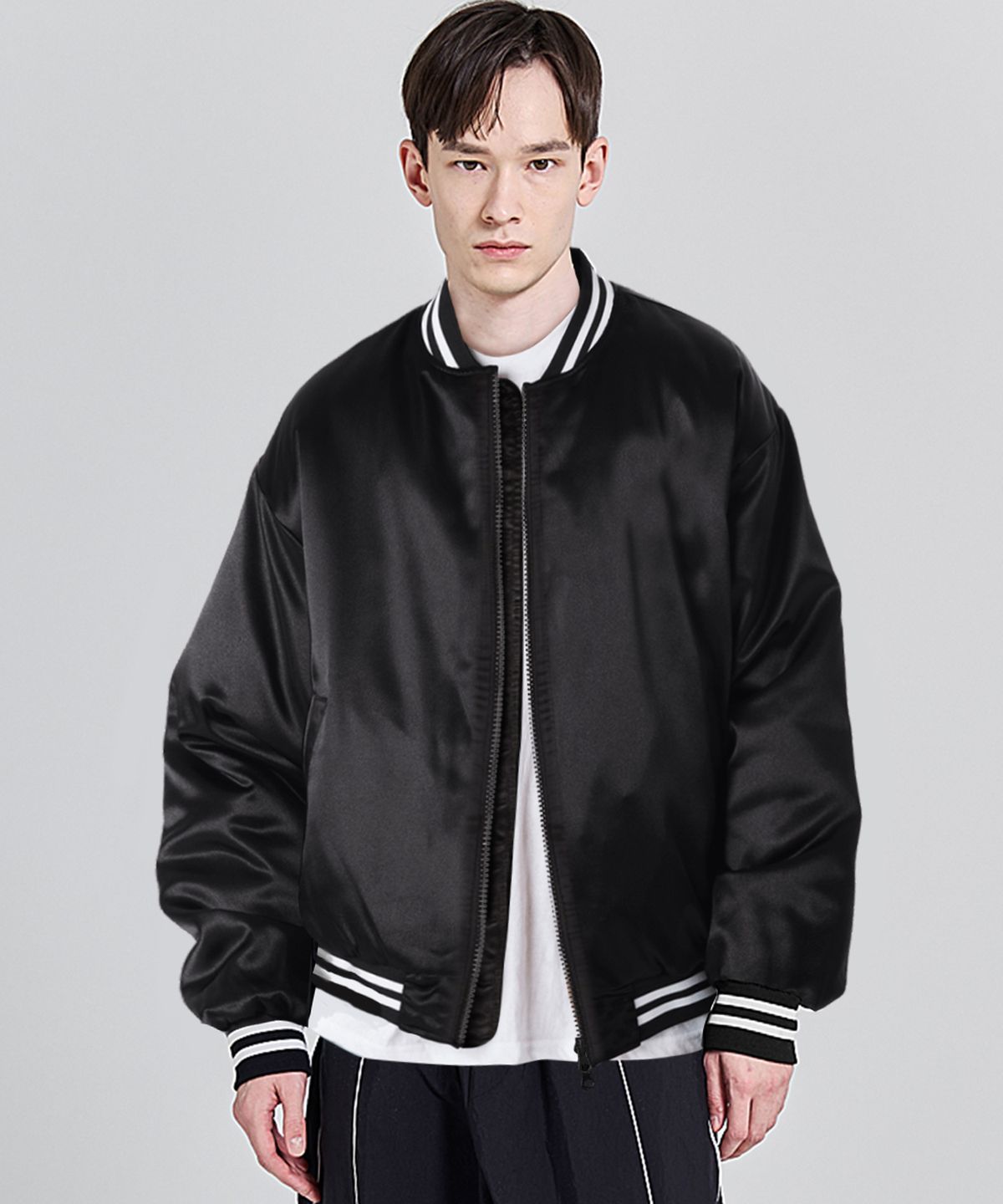 그레이블러밧(GRAYBLVD) 티티 바시티 자켓 GKAJK63(BLACK)