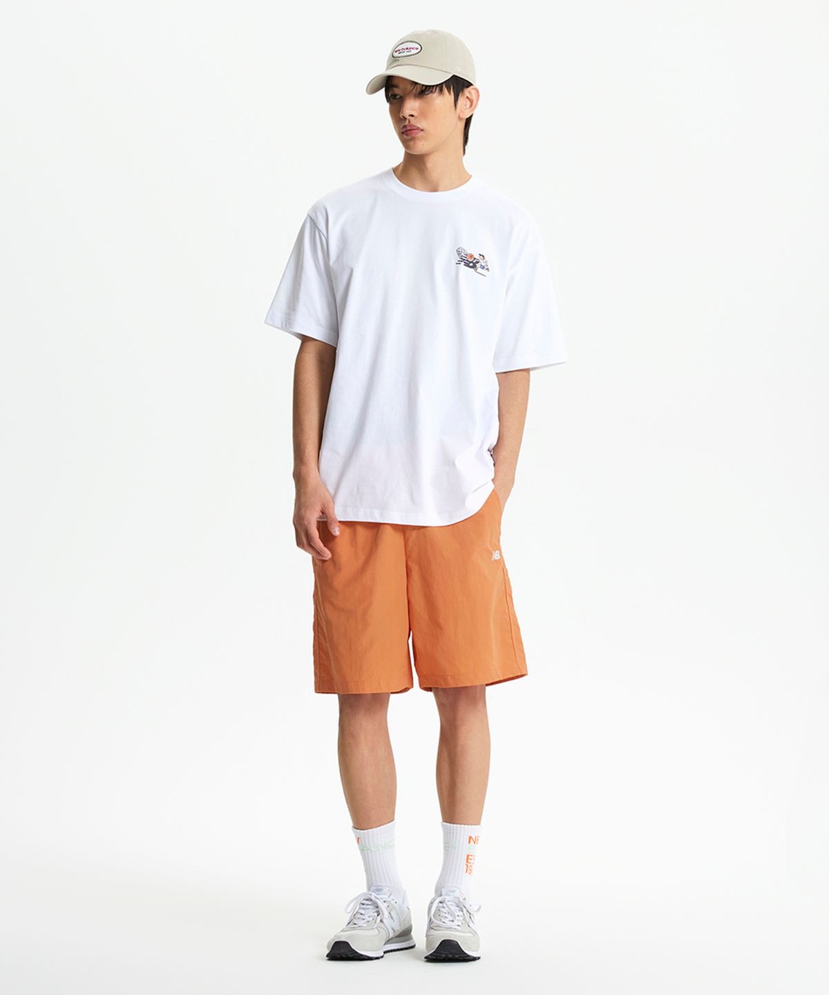 뉴발란스(NEW BALANCE) NBNEGCO205 / UNI NB BOY 바스켓볼 레터링 반팔티 (WHITE)