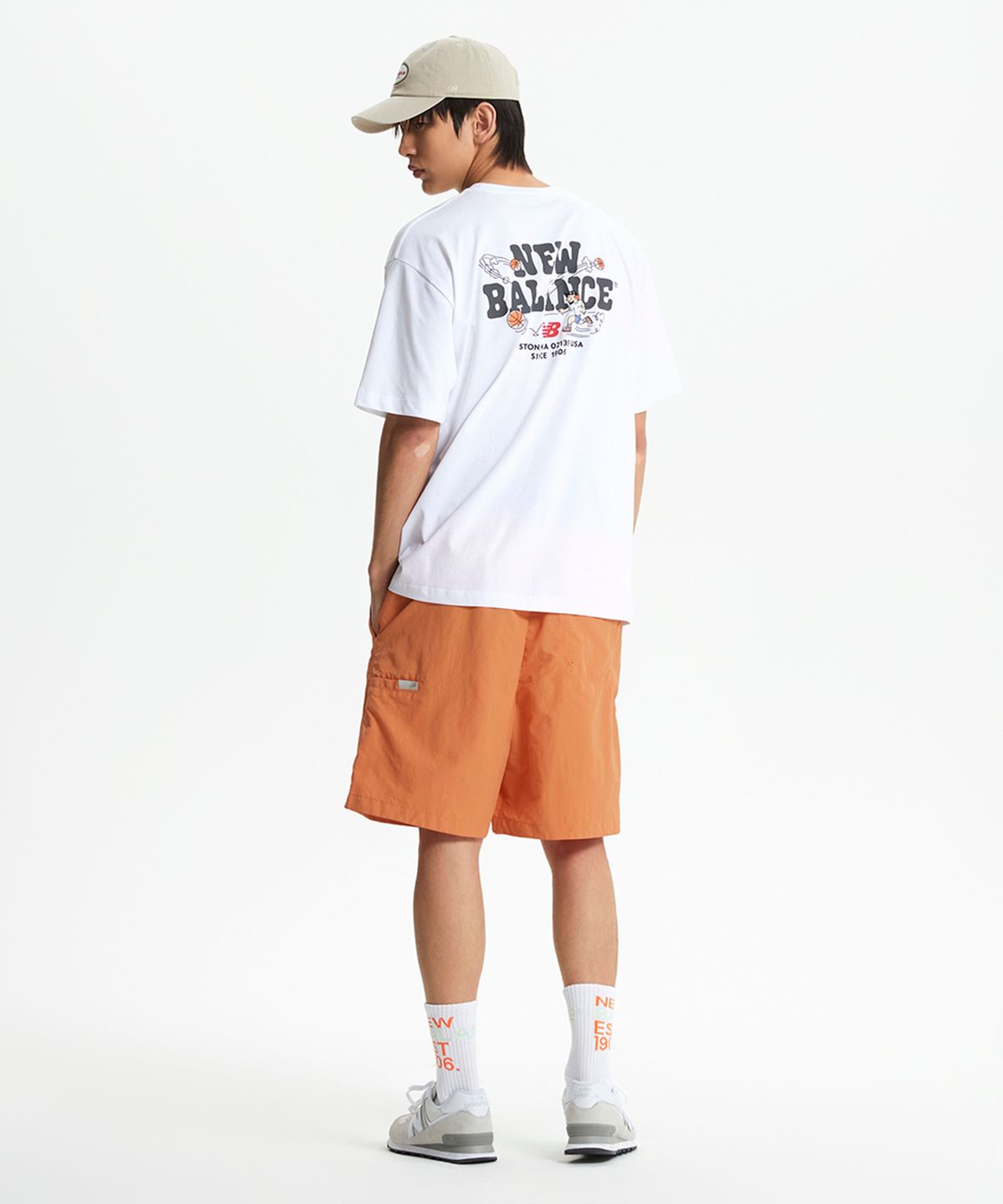 뉴발란스(NEW BALANCE) NBNEGCO205 / UNI NB BOY 바스켓볼 레터링 반팔티 (WHITE)