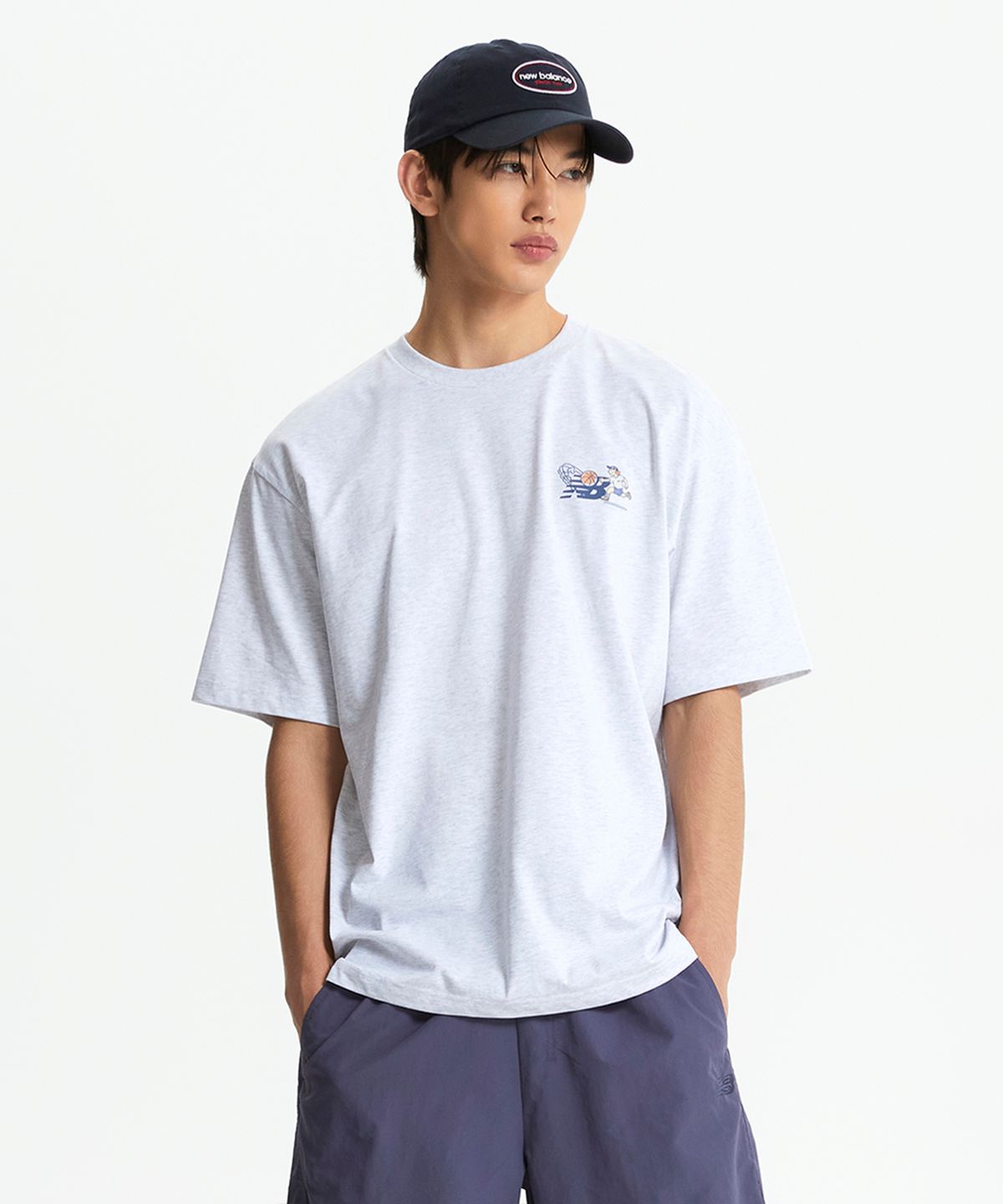 뉴발란스(NEW BALANCE) NBNEGCO205 / UNI NB BOY 바스켓볼 레터링 반팔티 (L/GRAY)