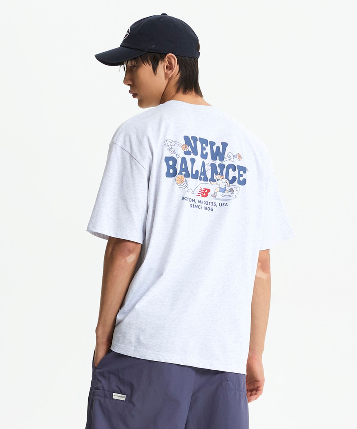뉴발란스(NEW BALANCE) NBNEGCO205 / UNI NB BOY 바스켓볼 레터링 반팔티 (L/GRAY)