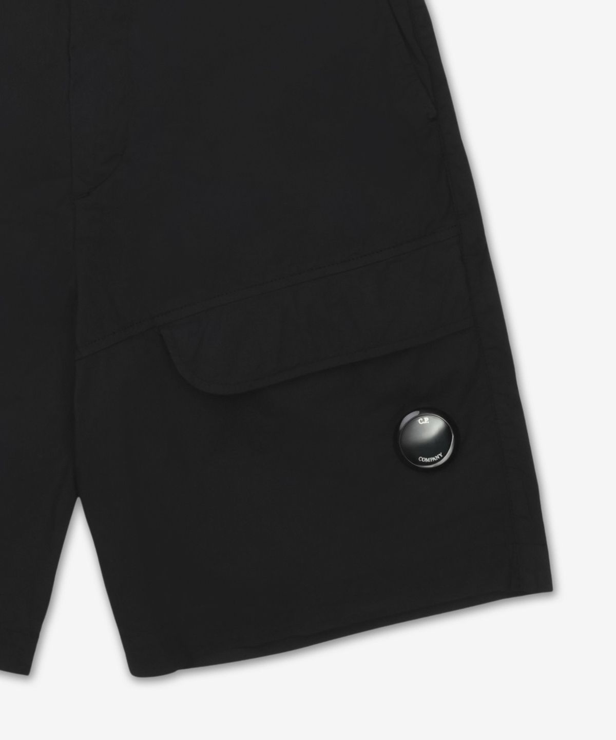 씨피 컴퍼니(CP Company) 렌즈 카고 쇼츠 팬츠 - 블랙 / 18CMBE172A006439G999