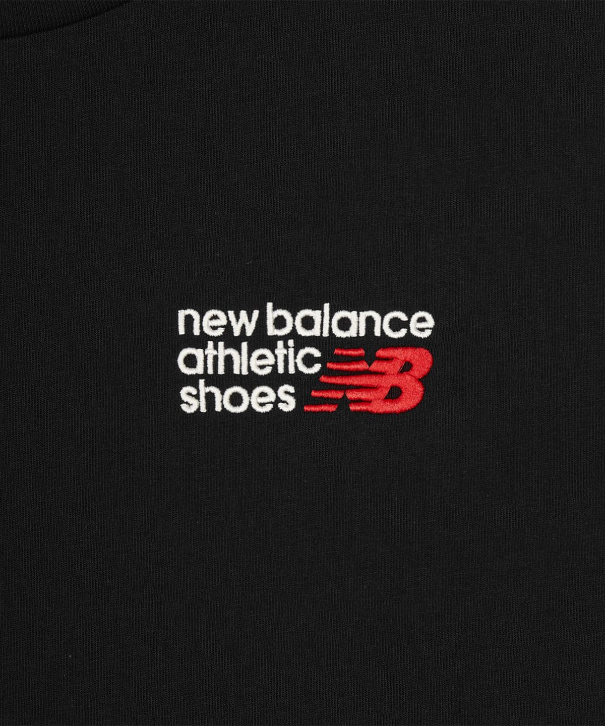 뉴발란스(NEW BALANCE) NBNEG32823 / UNI 에센셜 클래식 레터링 반팔티 (BLACK)