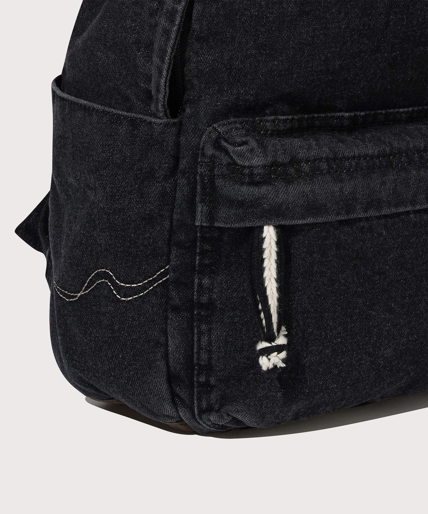 COVERNATのArch Logo Washed Denim Backpack 全2色 MUSINSA | COVERNAT Arch Logo Washed Denim Backpack Black