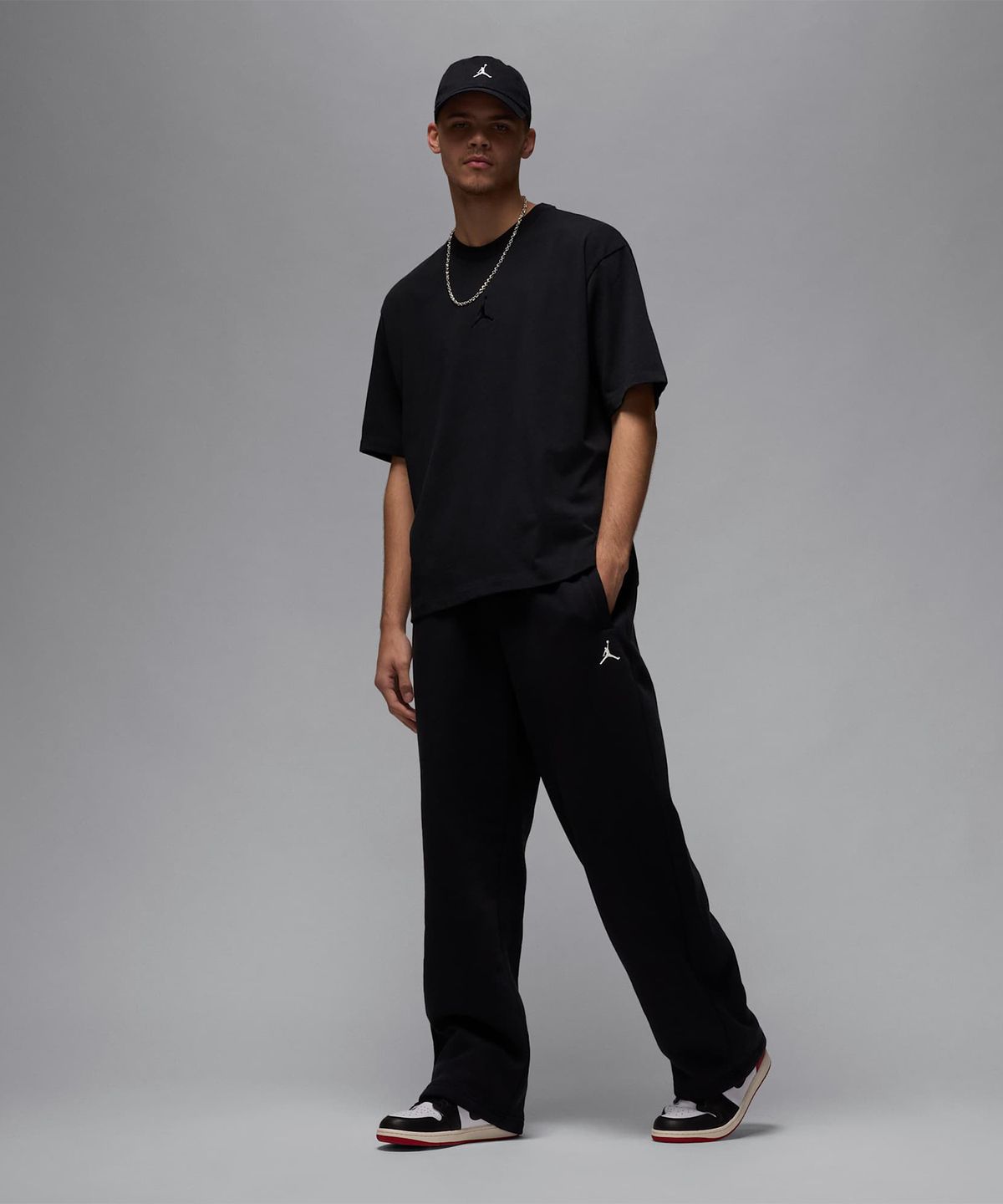 나이키(NIKE) 조던 플라이트 에센셜 오버사이즈 티셔츠 M - 블랙 / IB7345-010