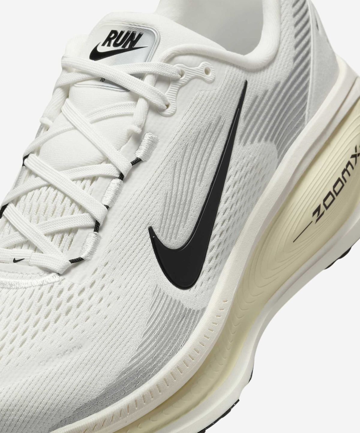 나이키(NIKE) 보메로 18 M - 서밋 화이트:코코넛 밀크:블랙 / HM6803-101