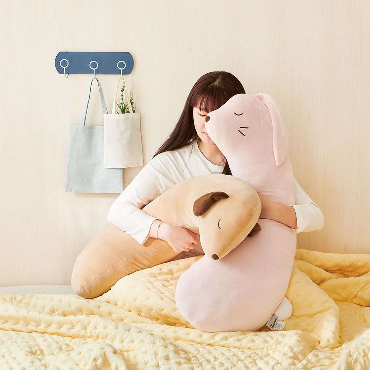아임슬리핑(IMSLEEPING) 쫀득 모찌 바디필로우 안고자는 쿠션 베개
