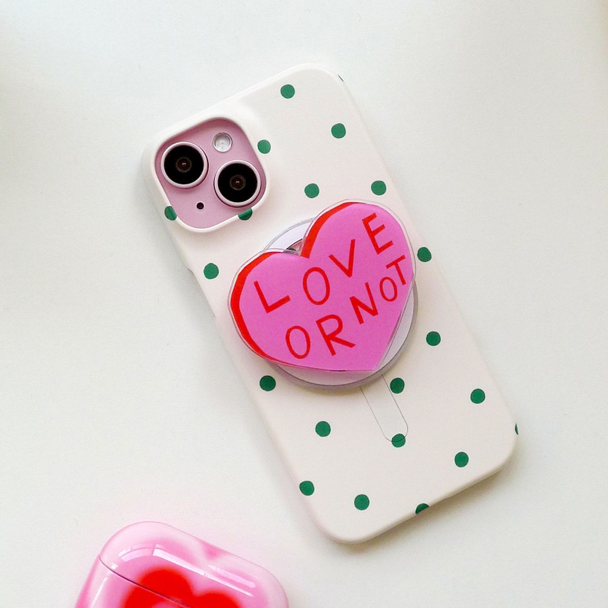 러브오낫(LOVE OR NOT) 맥세이프/하드_Green Balls-Ivory Magsafe/Hard Phonecase