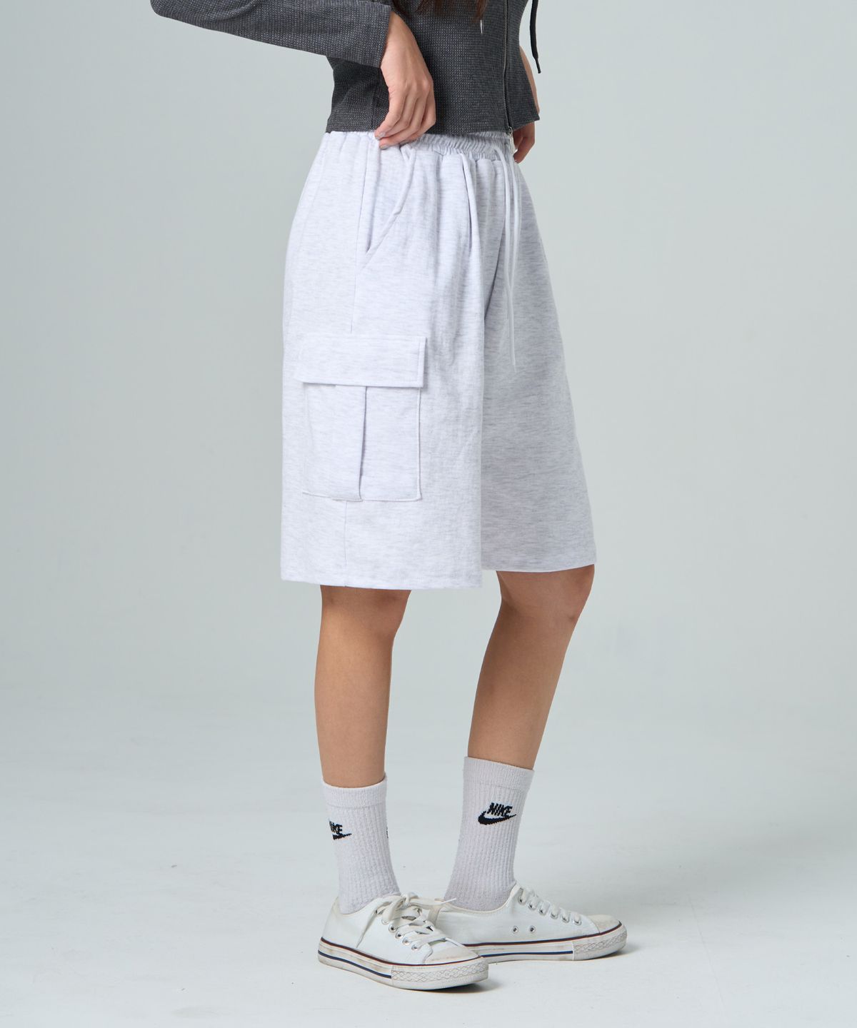 락트개러지(ROCKED GARAGE) [UNISEX]버뮤다 와이드 원턱 카고 스웨트 쇼츠 [백멜란지]