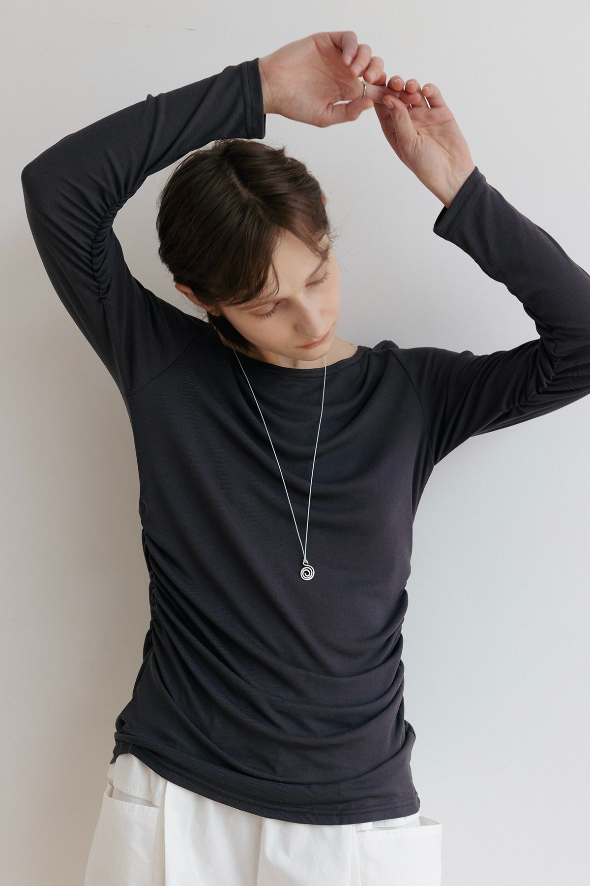 미드앤로우(MIDNLOW) Shirring Detail T-shirts - 2 Colors