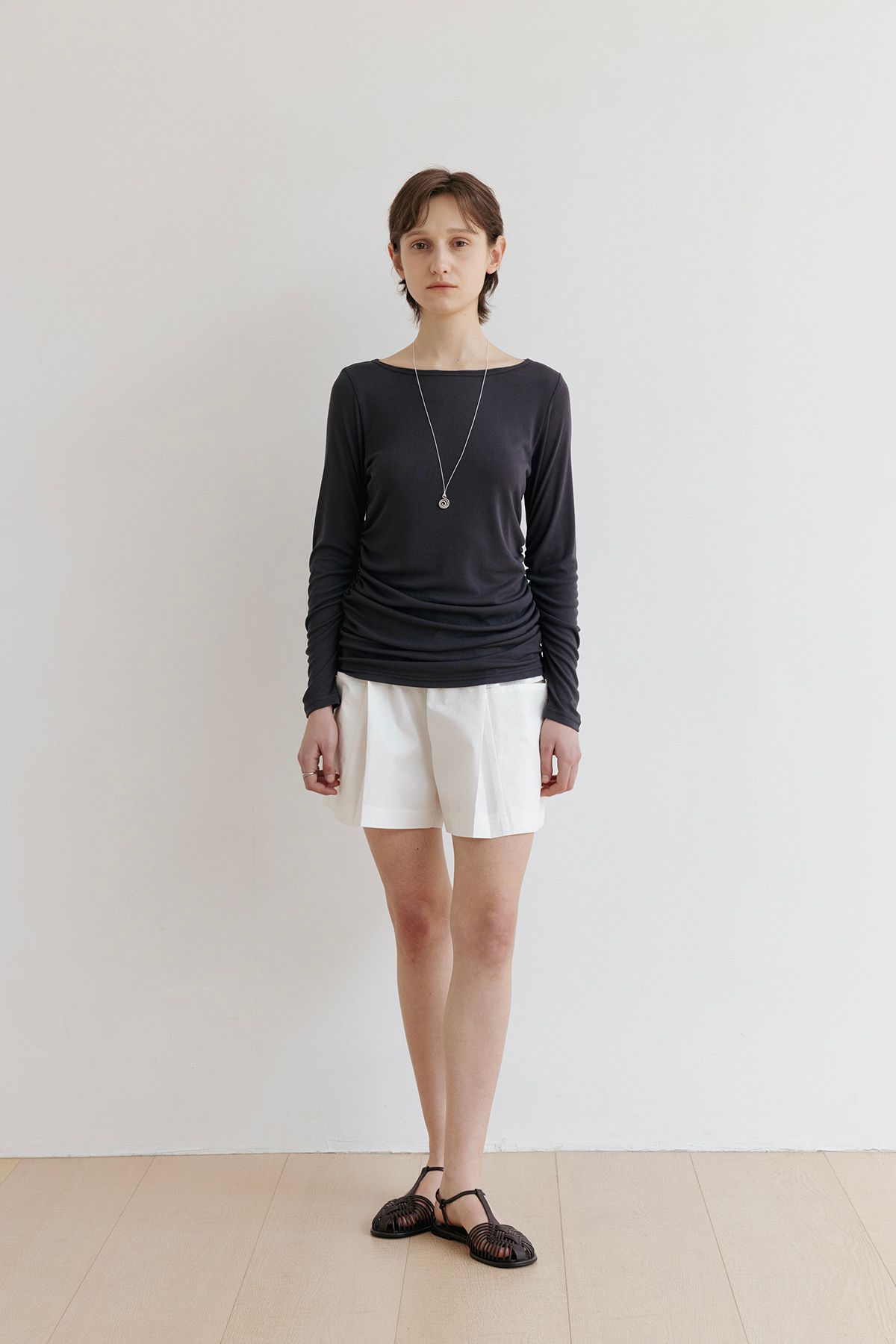 미드앤로우(MIDNLOW) Shirring Detail T-shirts - 2 Colors