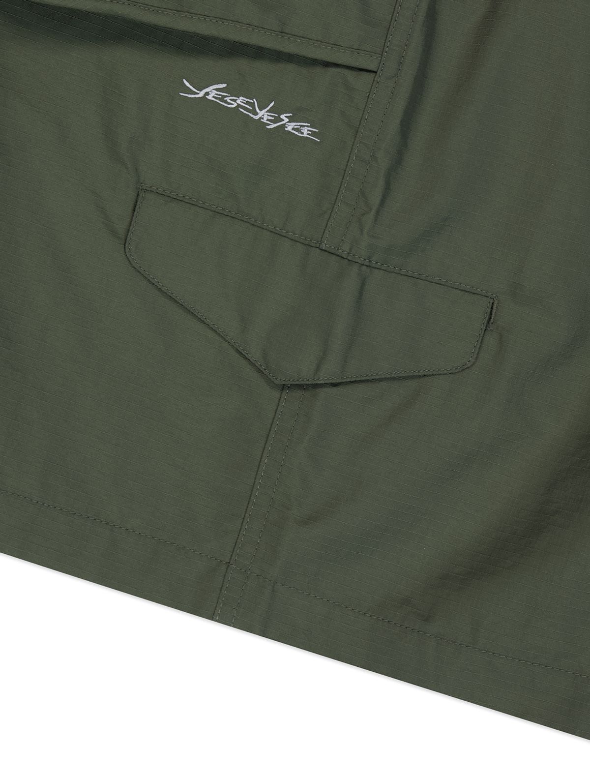 예스아이씨(YESEYESEE) Striking Cargo Shorts Olive