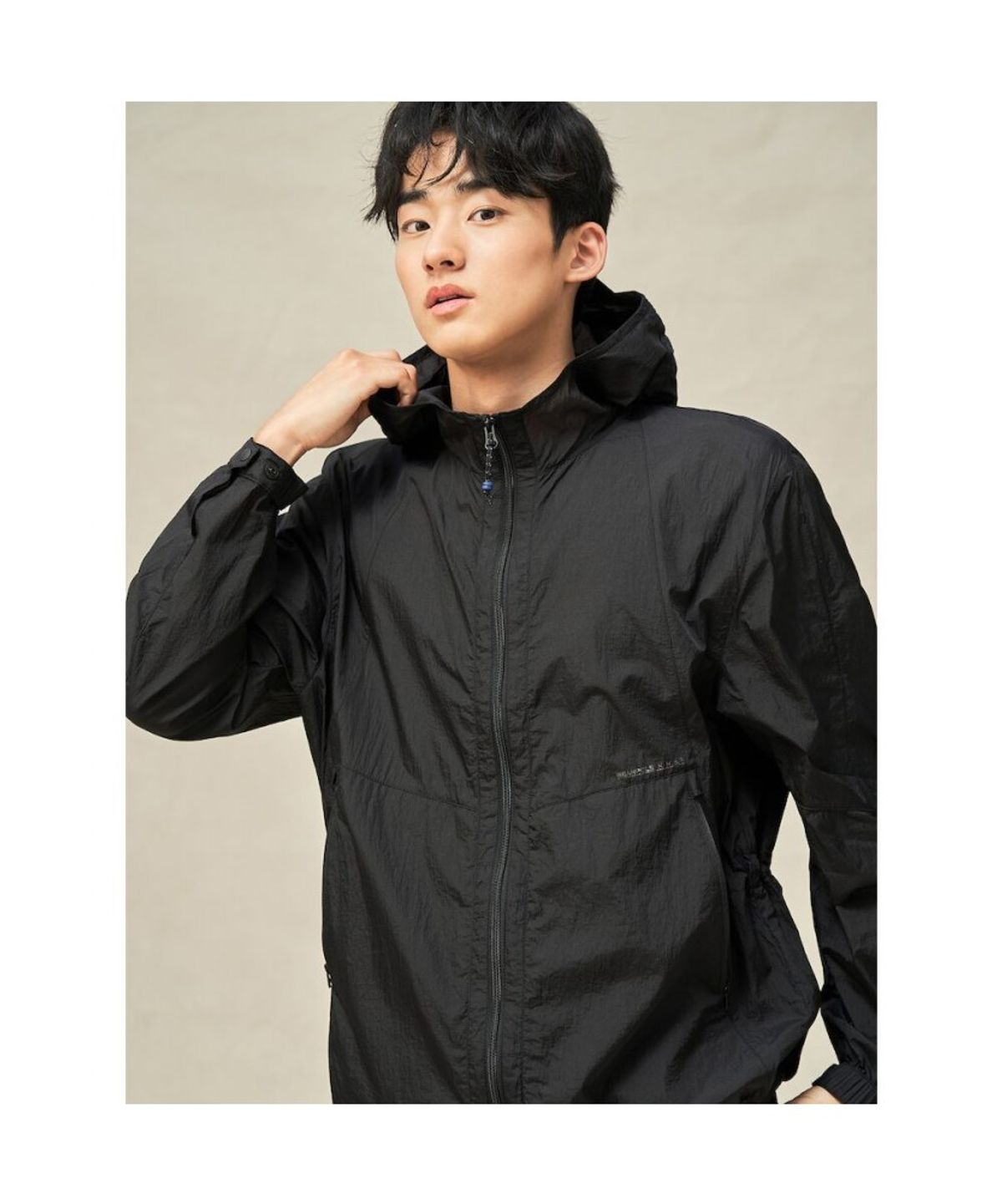 빈폴 멘(BEANPOLE MEN) [BEANPOLEKNAP] 라이트웨이트 윈드브레이커  블랙 (BC5339N055)