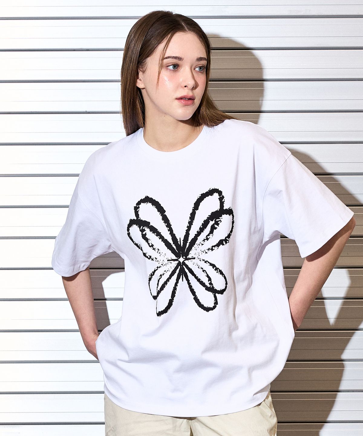 베테제(VETEZE) 오브에 스타리본 스프레이 티셔츠 (WHITE)