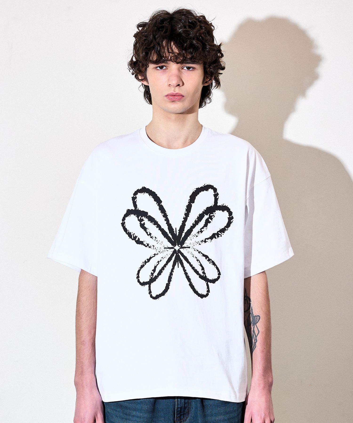 MUSINSA | VETEZE OBE STARRIBON SPRAY T-SHIRT (WHITE)
