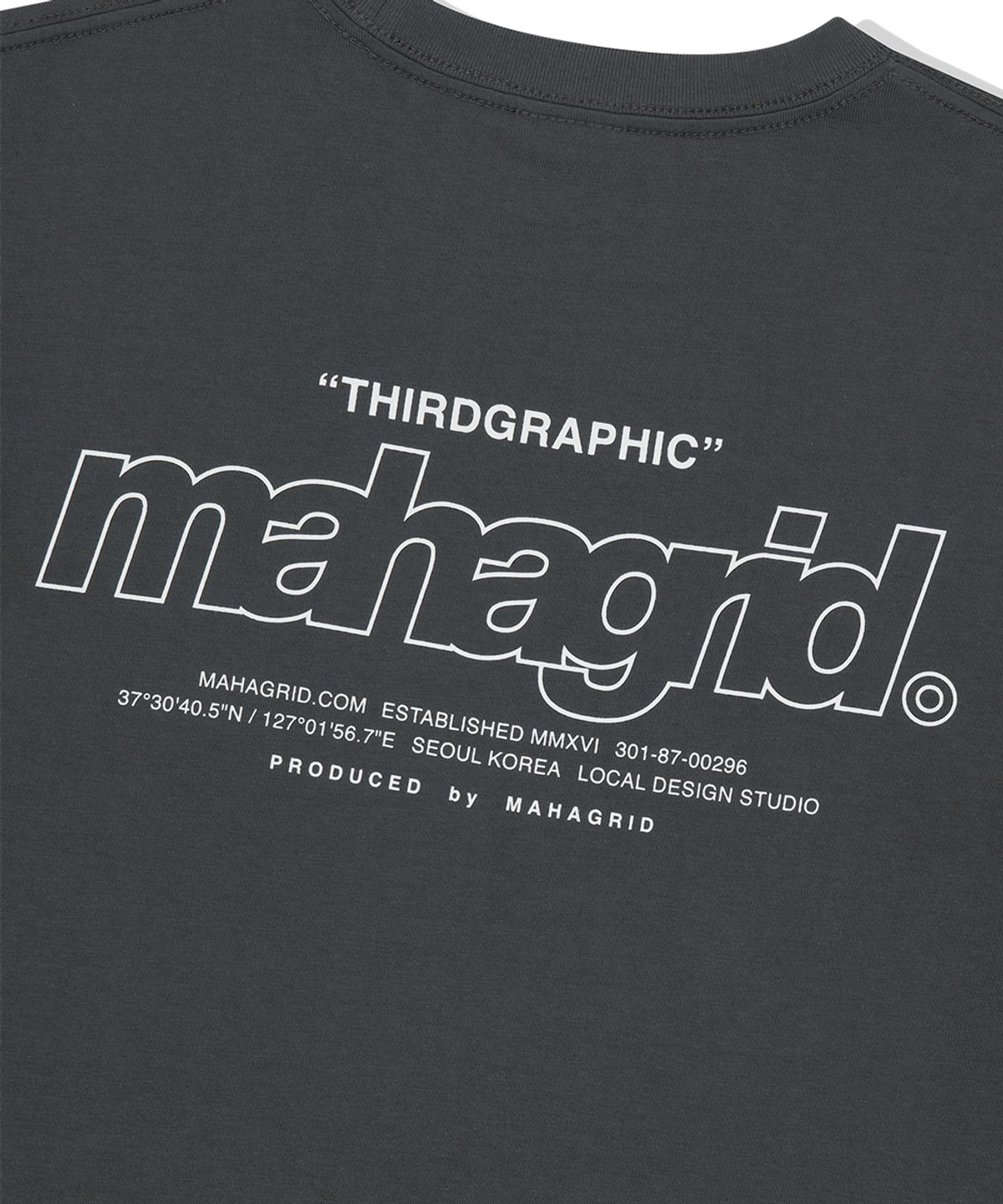 마하그리드(MAHAGRID) BACK THIRD LOGO TEE CHARCOAL(MG2FMMT502A)