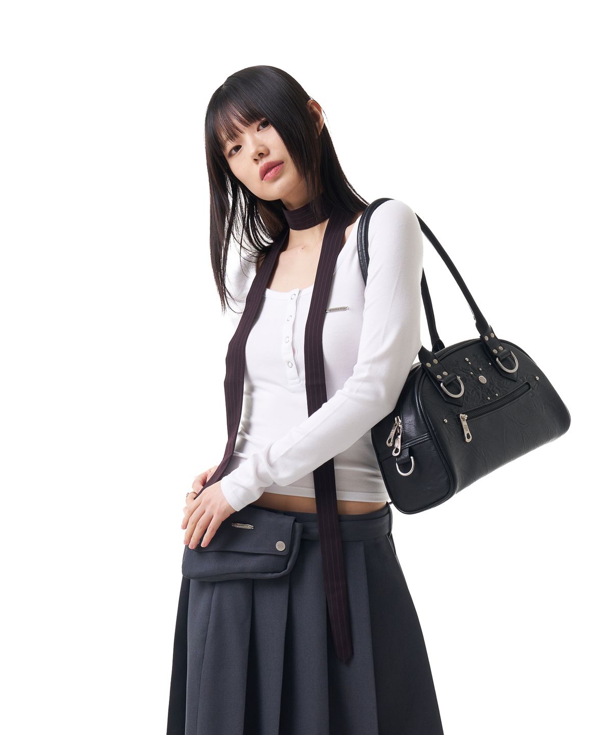 이우가마카라스(IUGAMAKARAS) Studded Leather Bowling Bag (Black)