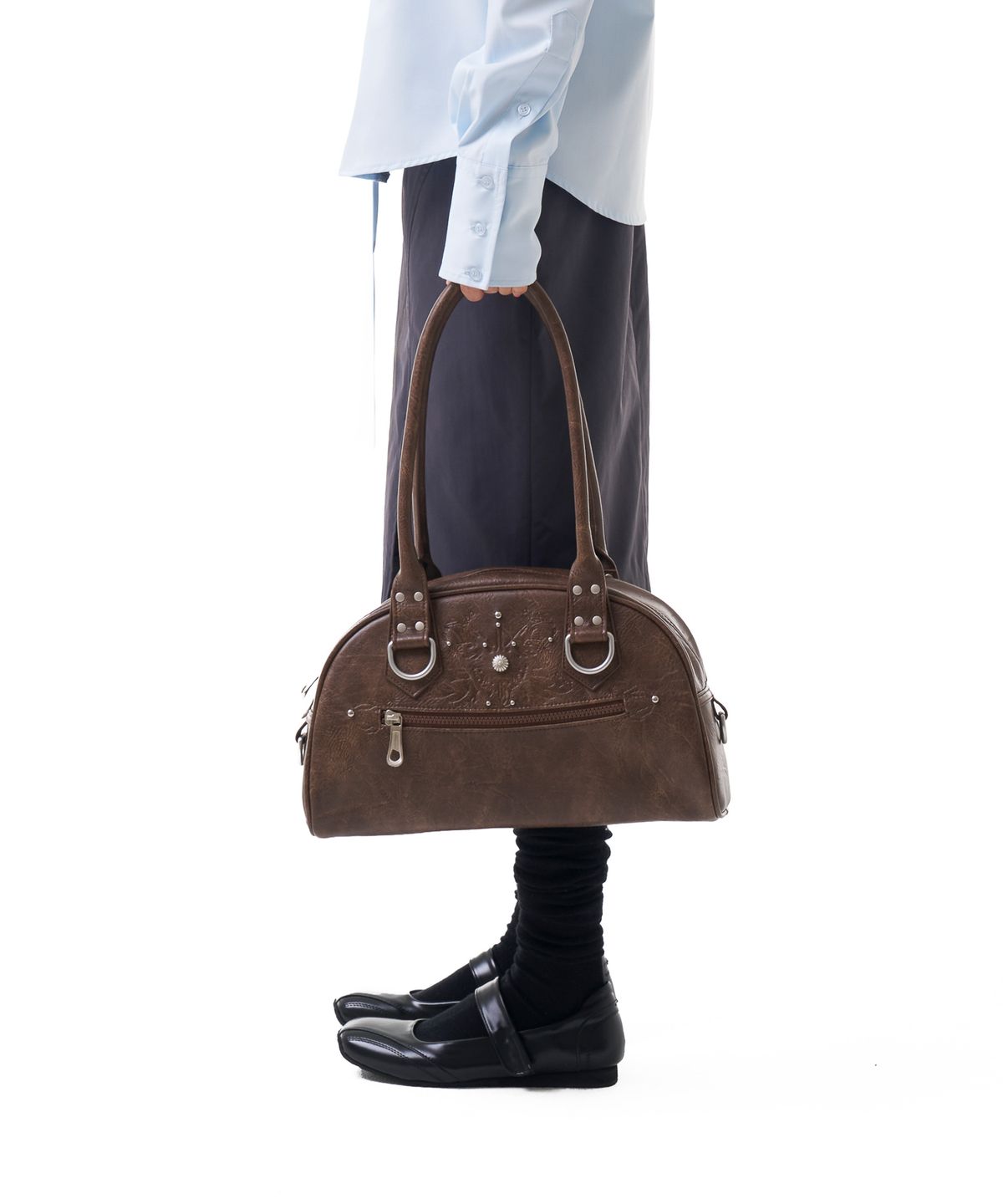 이우가마카라스(IUGAMAKARAS) Studded Leather Bowling Bag (Brown)