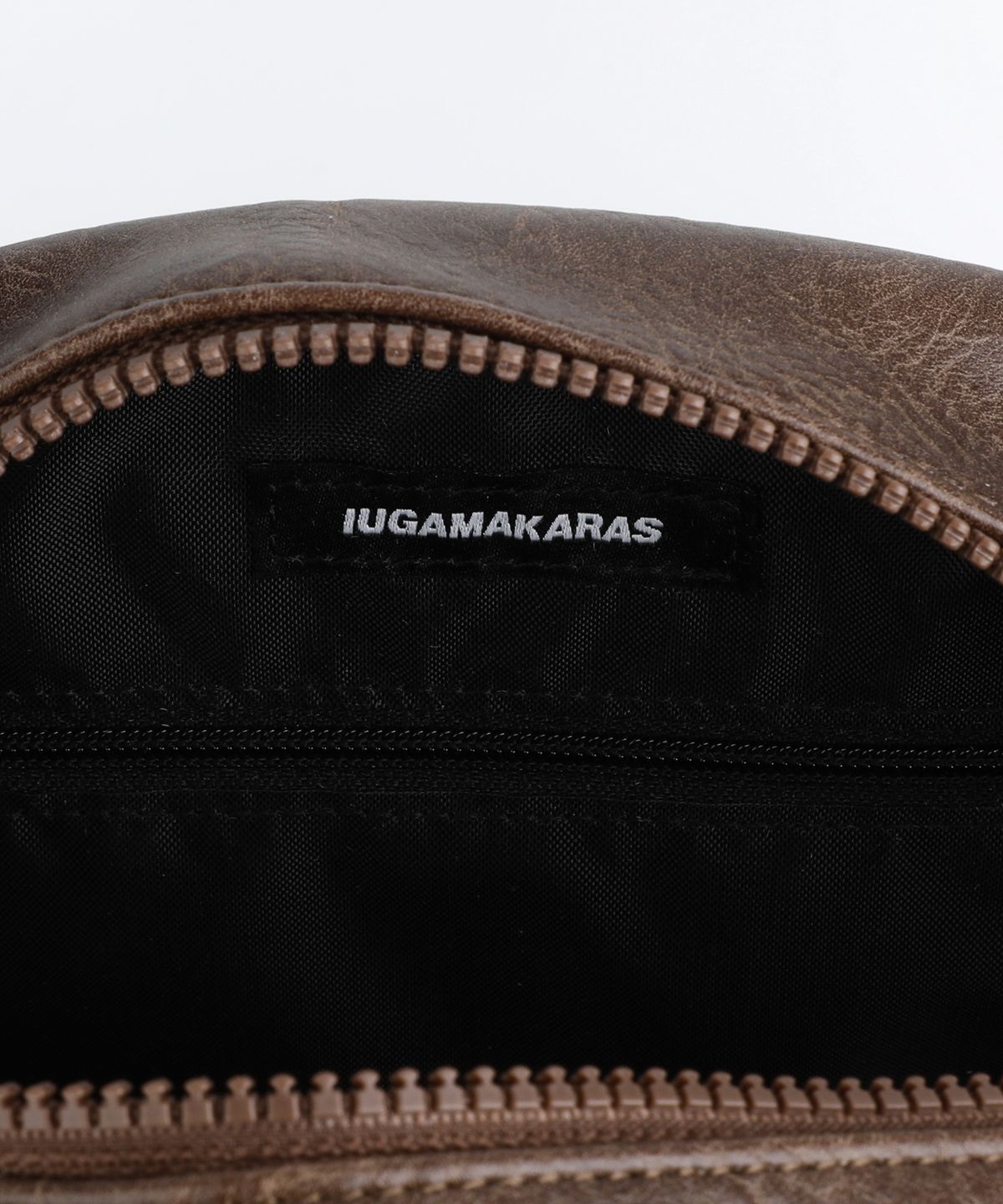 이우가마카라스(IUGAMAKARAS) Studded Leather Bowling Bag (Brown)