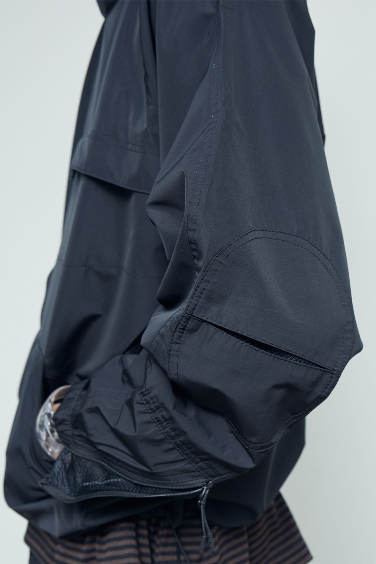 발루트(BALLUTE) Hi-PORA CURVED ZIP WIND BREAKER ANORAK (BLACK)