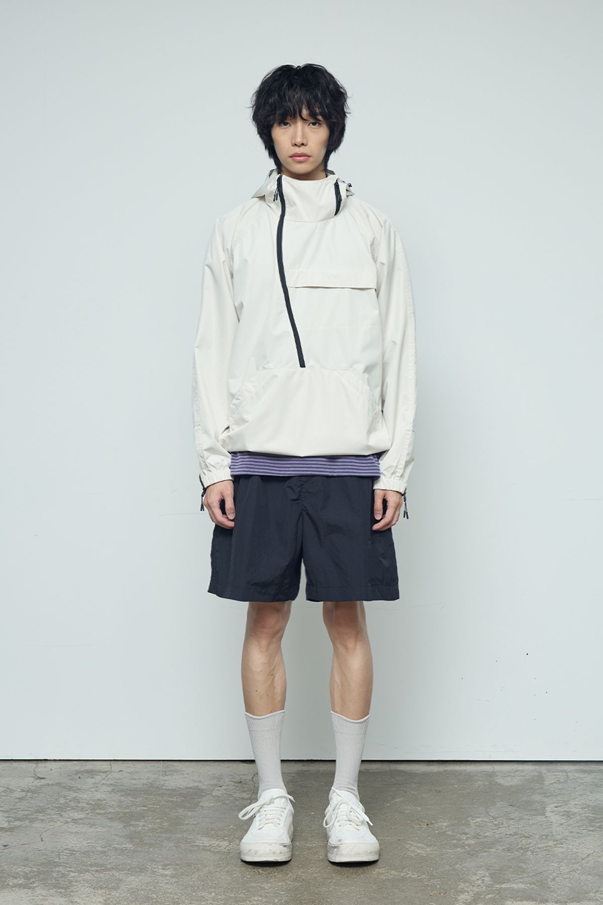 발루트(BALLUTE) Hi-PORA CURVED ZIP WIND BREAKER ANORAK (IVORY)