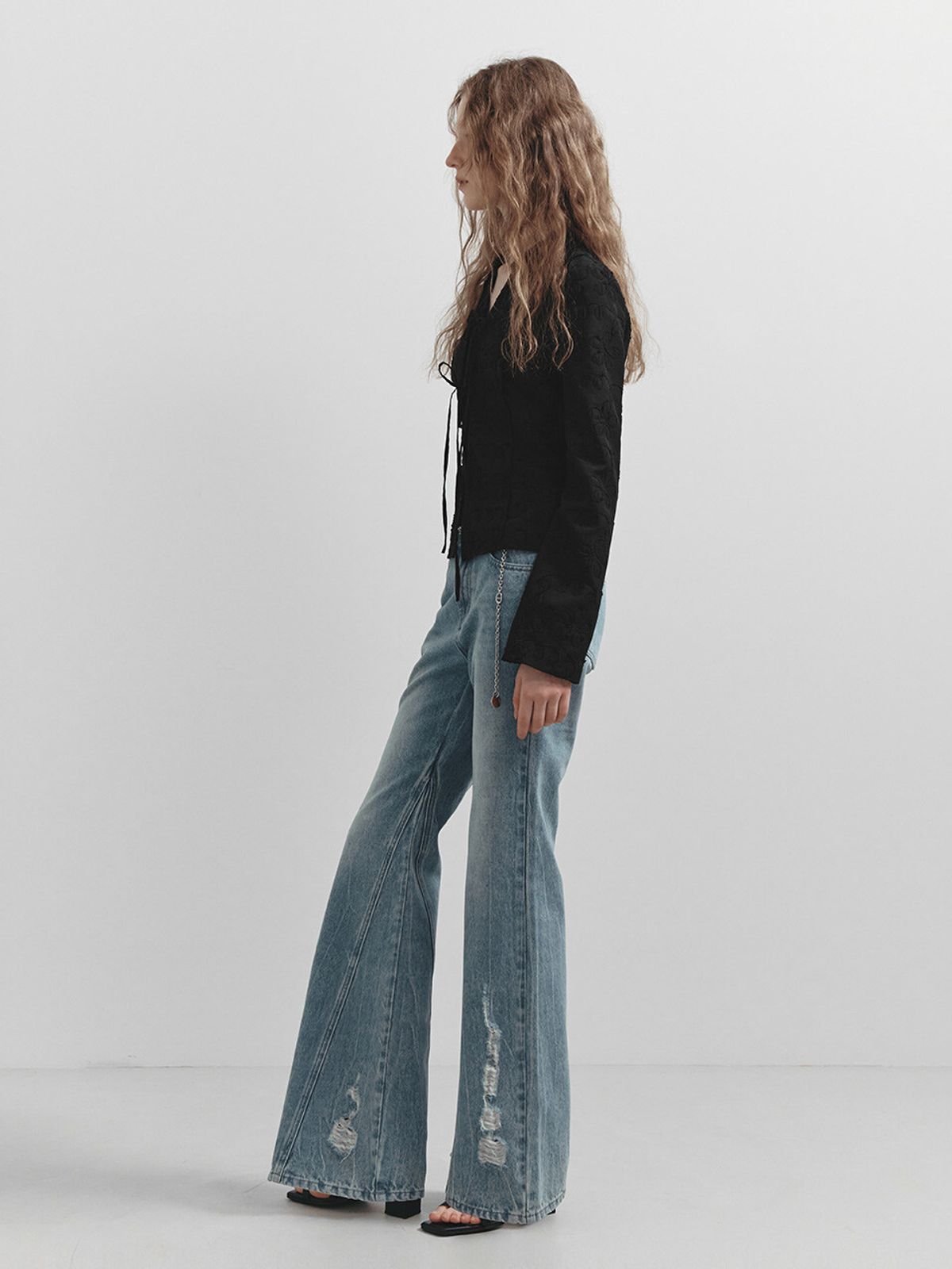 레이브(RAIVE) Demage Boots Cut Denim Pants in Blue VJ5SL401-22