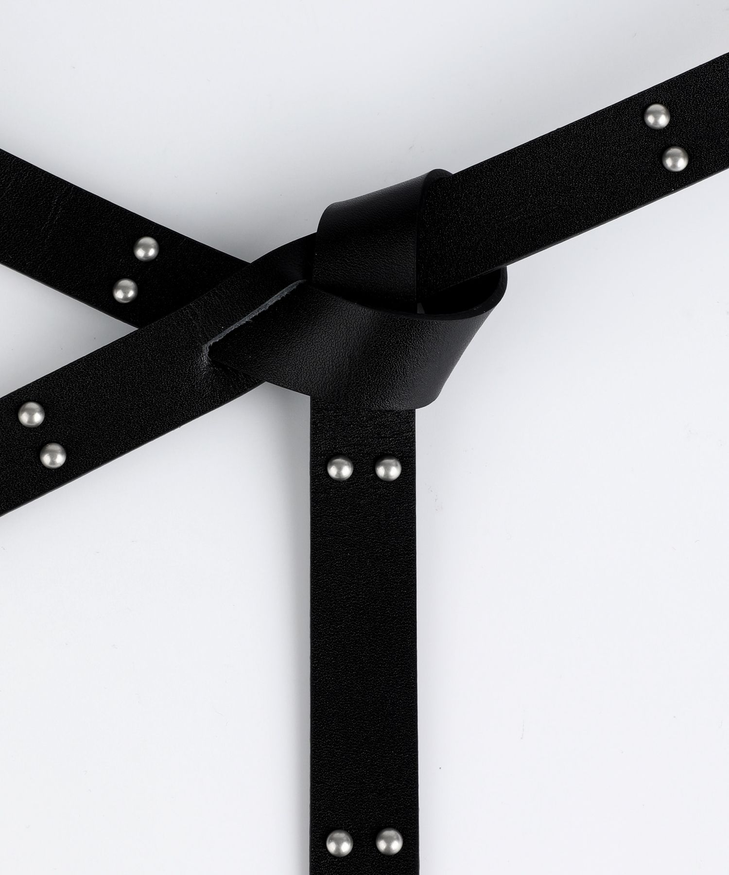ベルト IUGAMAKARAS 20mm Double Studded Twist Belt TF5D0040 MUSINSA | IUGAMAKARAS 20mm Double Studded Twist Belt (Black)