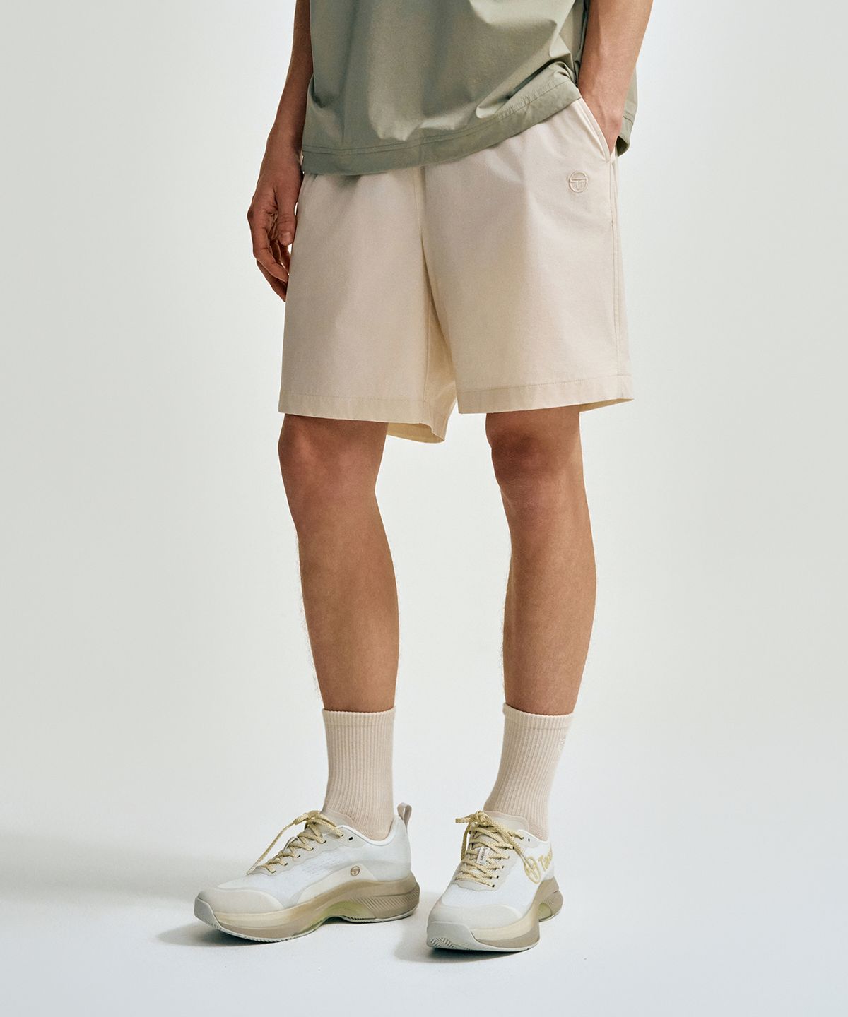 세르지오 타키니(SERGIO TACCHINI) U 컴포트쿨 경량 우븐 7인치 반바지 (Ivory)