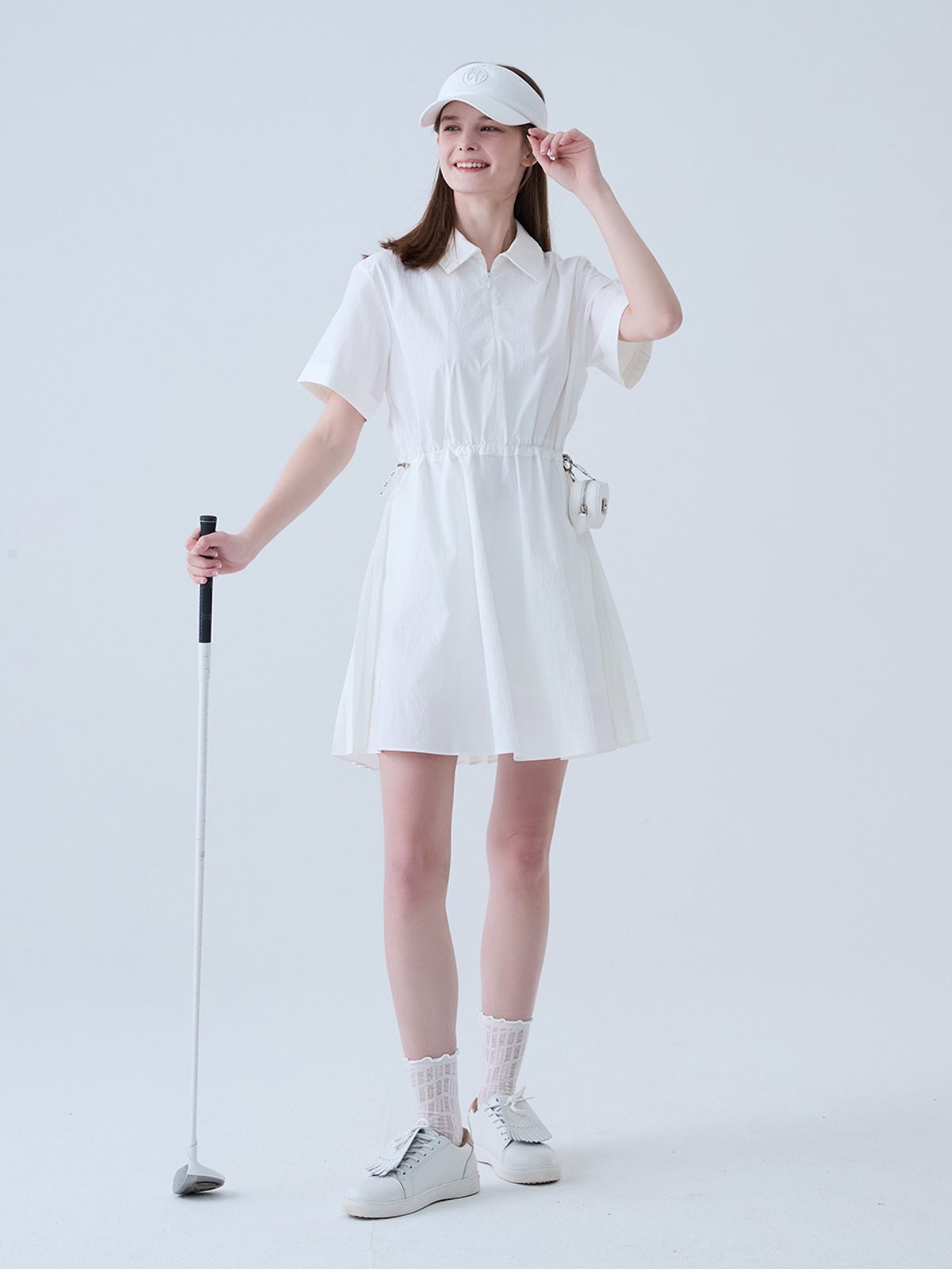 로드로아르(LORDLOAR) 백 플리츠 나일론 원피스 WHITE