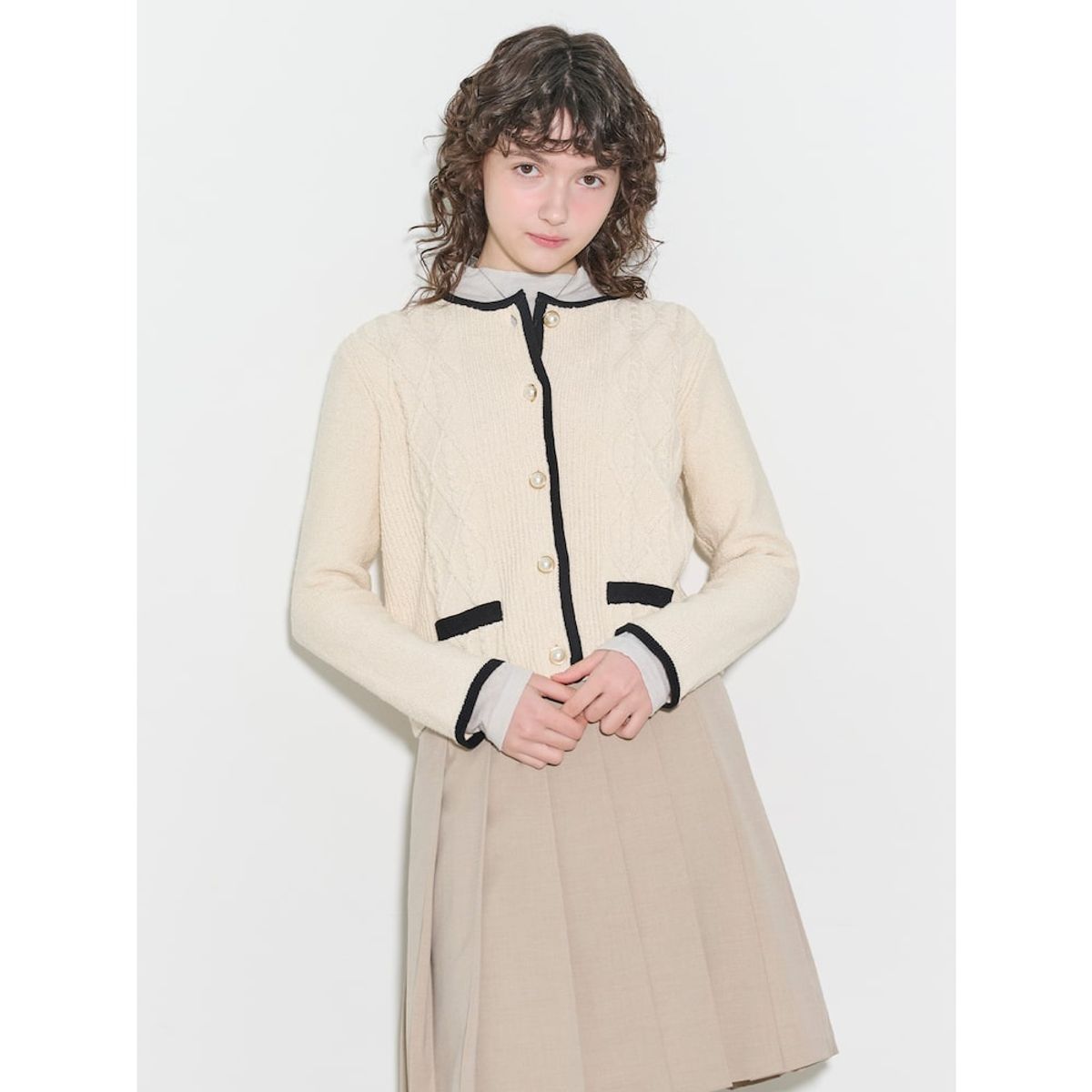 빈폴 레이디스(BEANPOLE LADIES) [B. my] 아란 조직 배색 니트 재킷  베이지 (BF525AN12A)