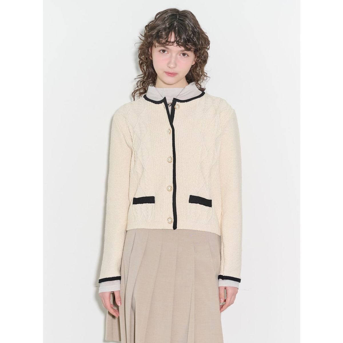 빈폴 레이디스(BEANPOLE LADIES) [B. my] 아란 조직 배색 니트 재킷  베이지 (BF525AN12A)