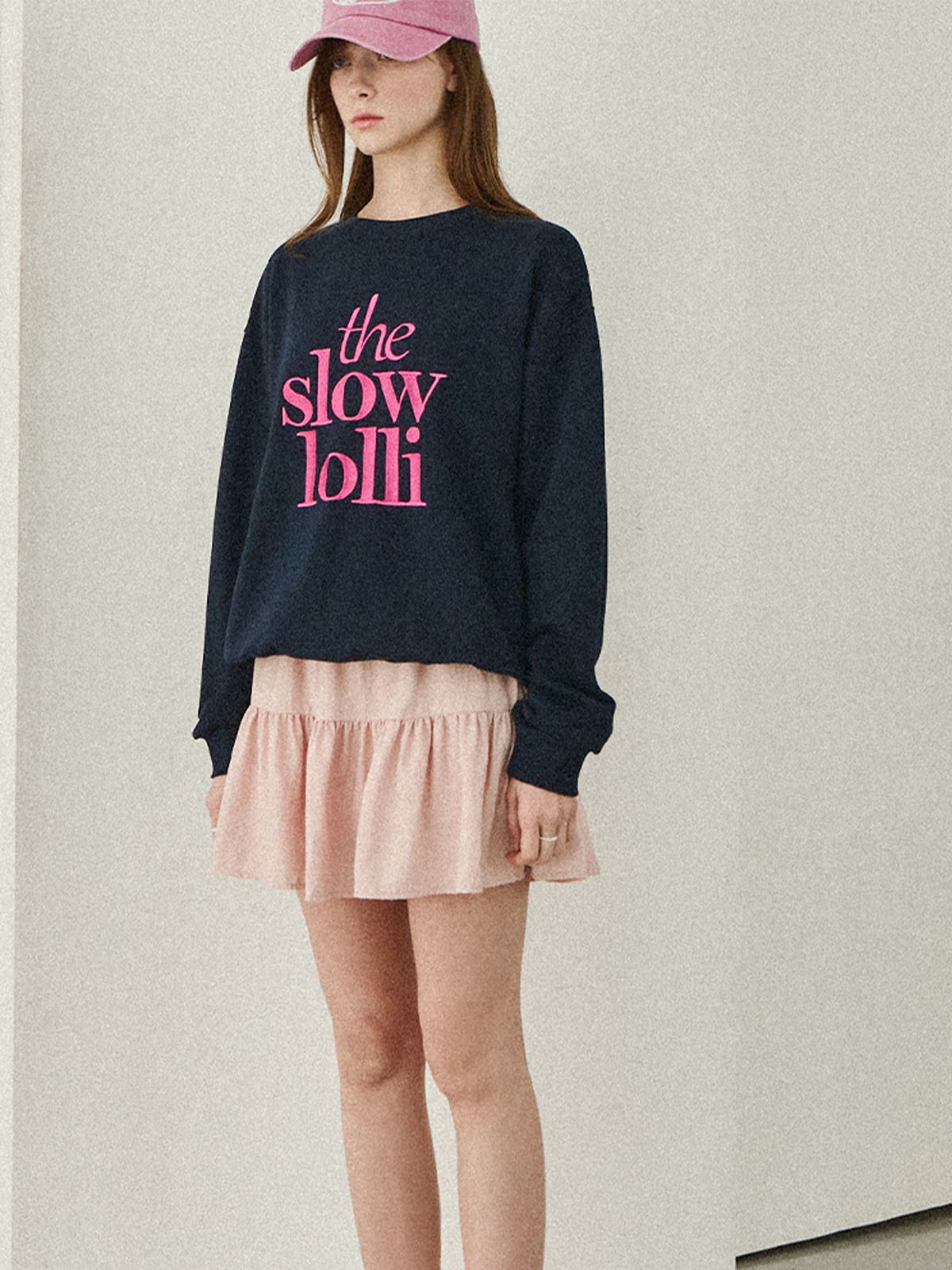 슬로우롤리(SLOWLOLLI) Embroidered lettering sweatshirt_2 Colors