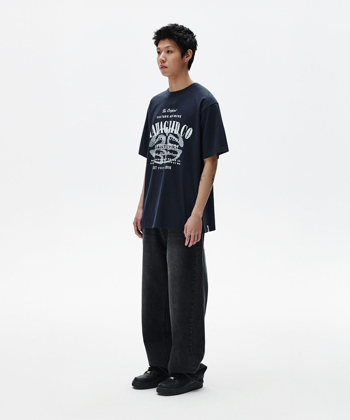 마하그리드(MAHAGRID) ARCHIVE LOGO TEE NAVY(MG2FMMT513A)