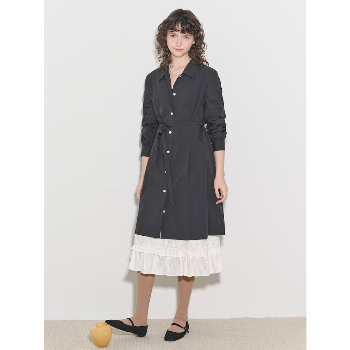 빈폴 레이디스(BEANPOLE LADIES) [B. my] 볼륨 소매 미디엄 기장 원피스  블랙 (BF5271N015)