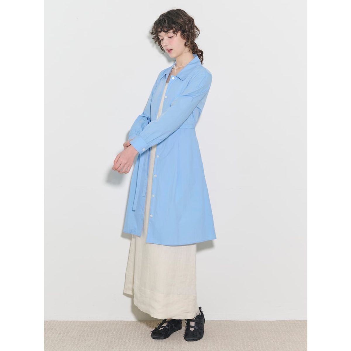 빈폴 레이디스(BEANPOLE LADIES) [B. my] 볼륨 소매 미디엄 기장 원피스  스카이블루 (BF5271N01Q)