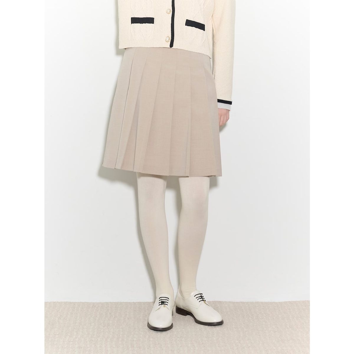 빈폴 레이디스(BEANPOLE LADIES) [B. my] 클래식 플리츠 미니 스커트  베이지 (BF5227N01A)