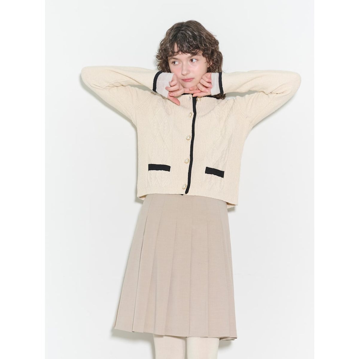 빈폴 레이디스(BEANPOLE LADIES) [B. my] 클래식 플리츠 미니 스커트  베이지 (BF5227N01A)