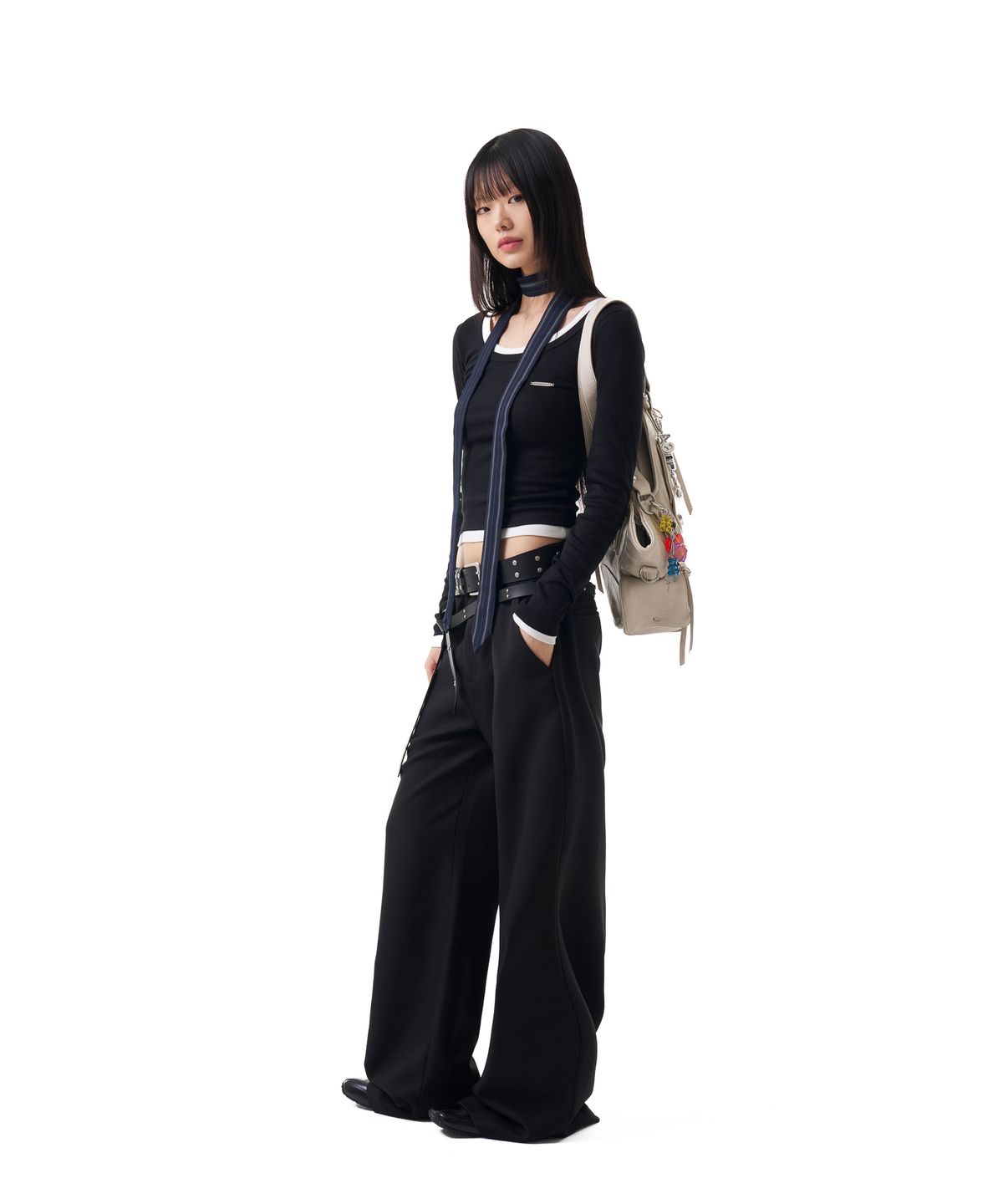 이우가마카라스(IUGAMAKARAS) Belted Contrast Trousers (Black)