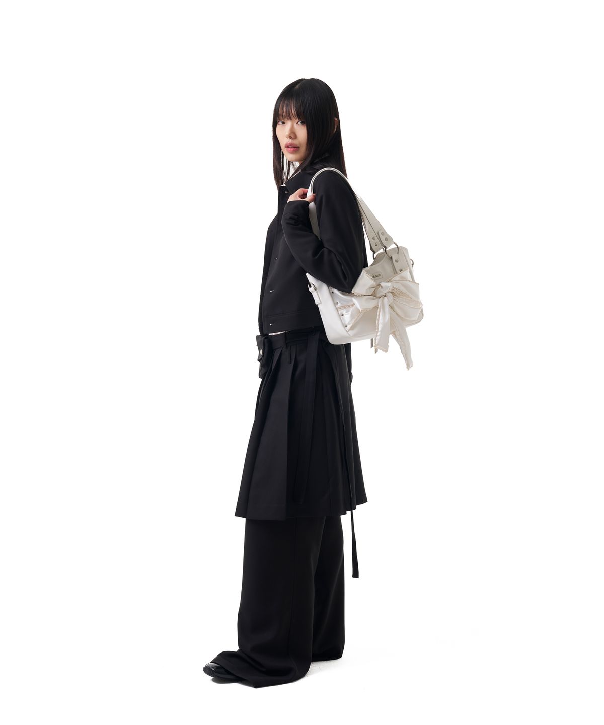 이우가마카라스(IUGAMAKARAS) Belted Bag Pleats Midi Skirt (Black)