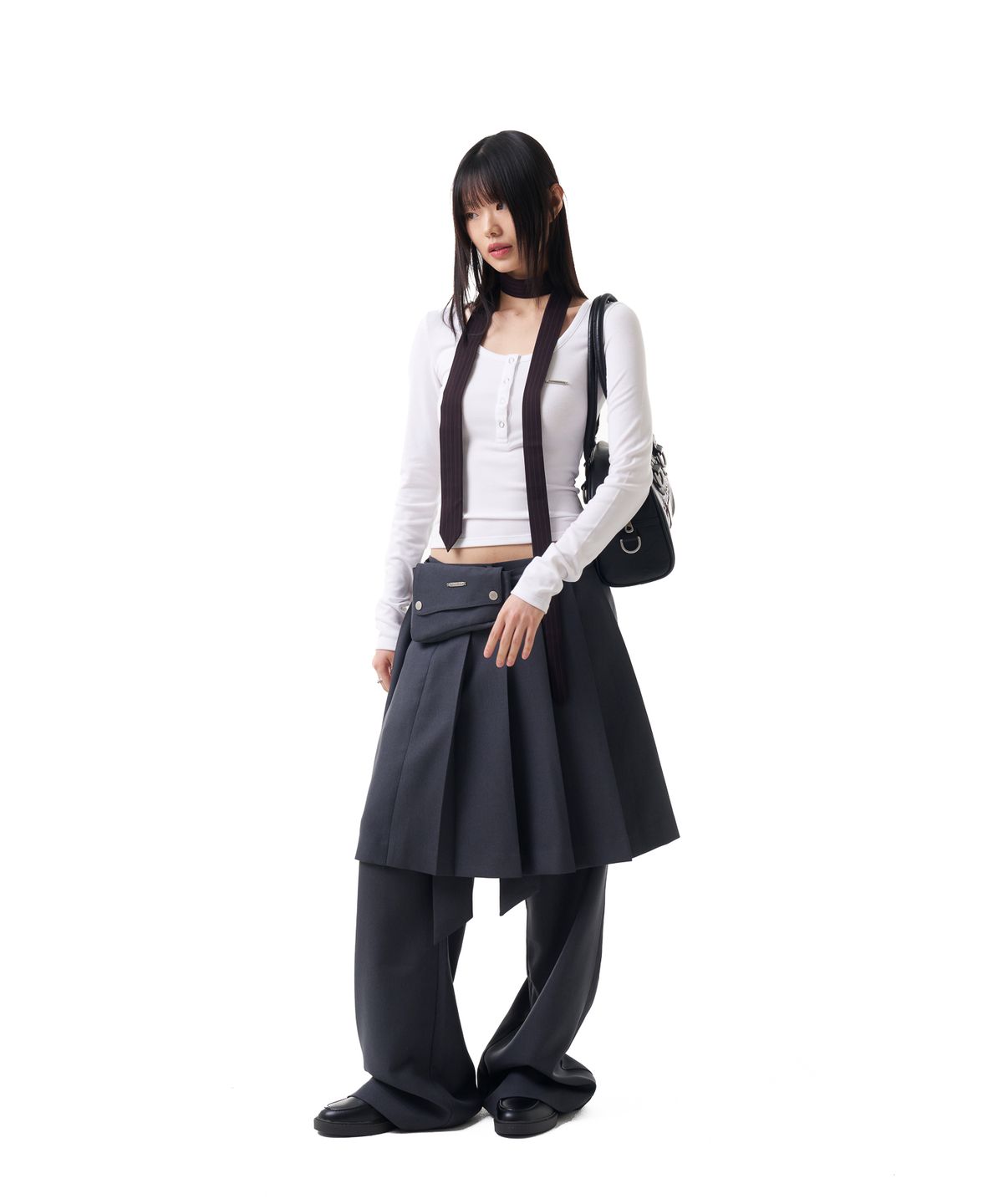 이우가마카라스(IUGAMAKARAS) Belted Bag Pleats Midi Skirt (Dark Gray)