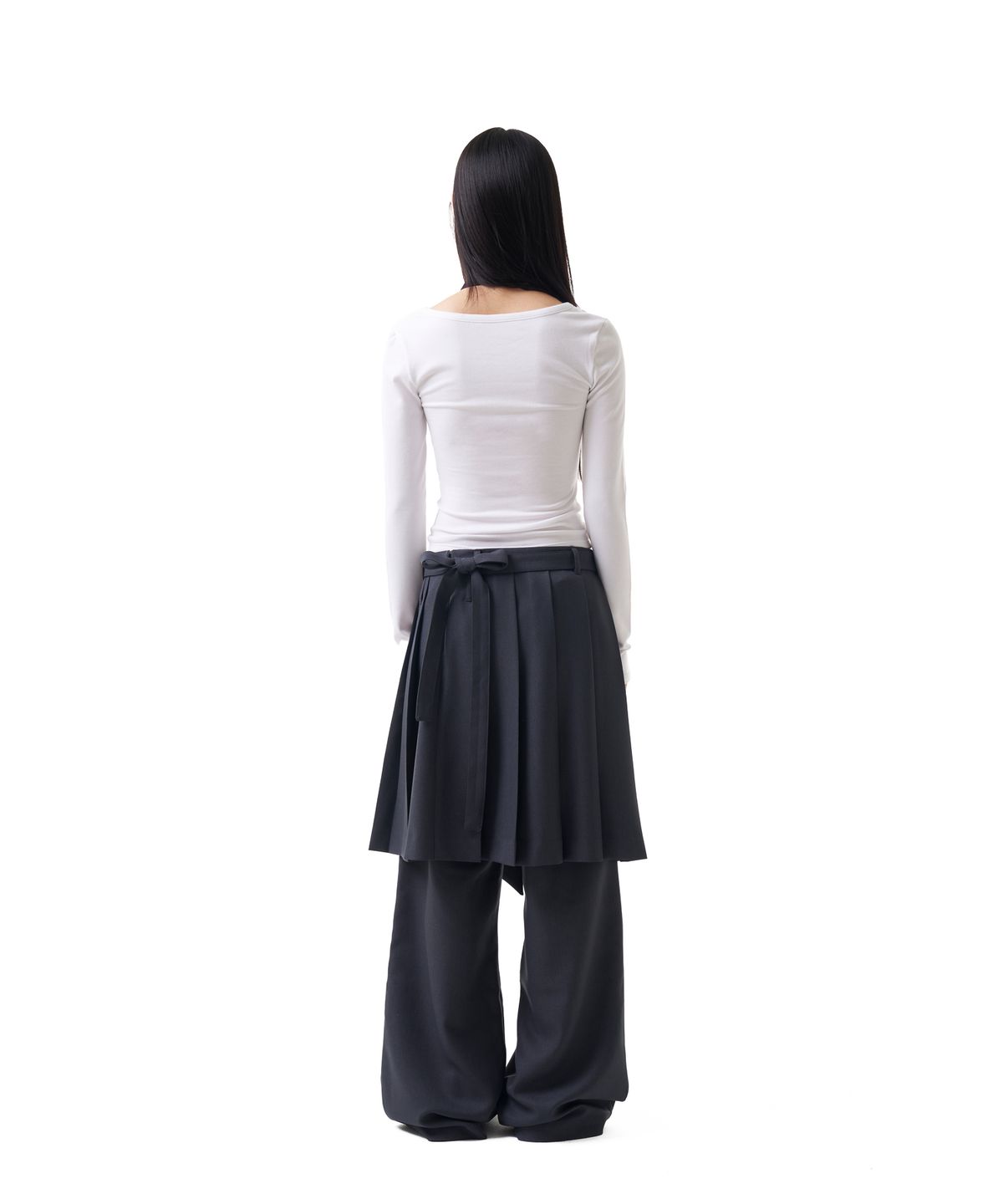 이우가마카라스(IUGAMAKARAS) Belted Bag Pleats Midi Skirt (Dark Gray)
