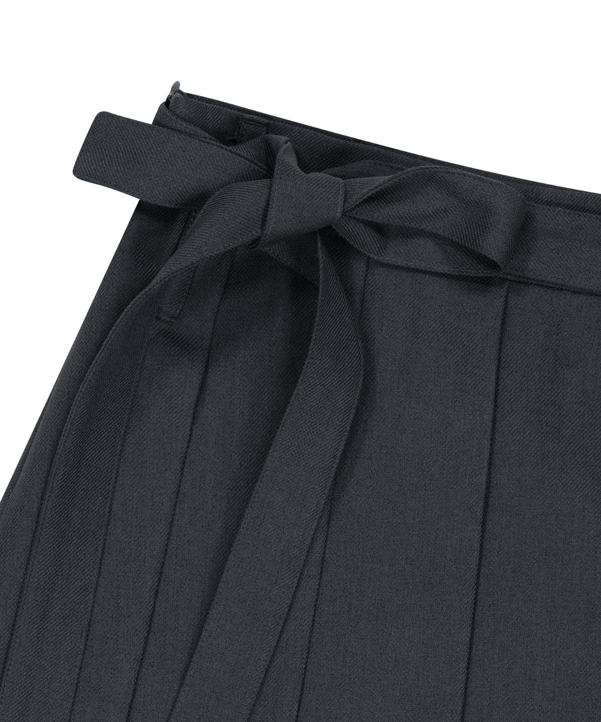 이우가마카라스(IUGAMAKARAS) Belted Bag Pleats Midi Skirt (Dark Gray)