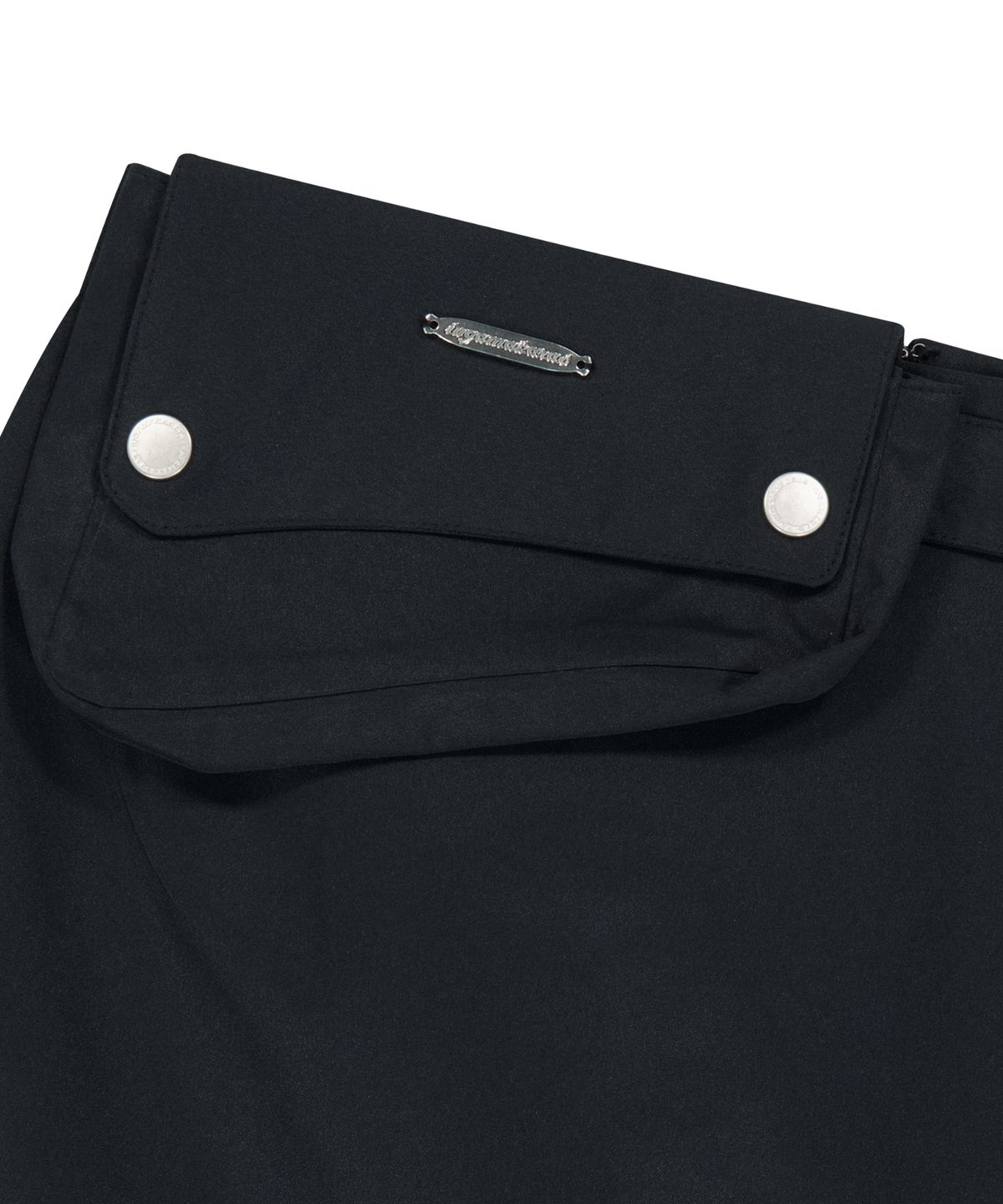 이우가마카라스(IUGAMAKARAS) Belted Bag Midi Skirt (Black)