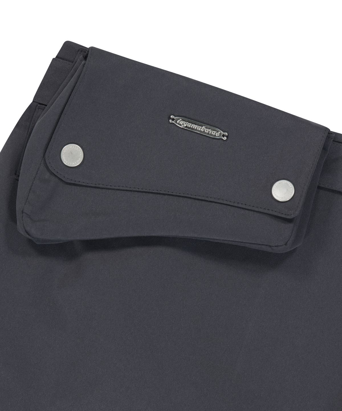 이우가마카라스(IUGAMAKARAS) Belted Bag Midi Skirt (Dark Gray)