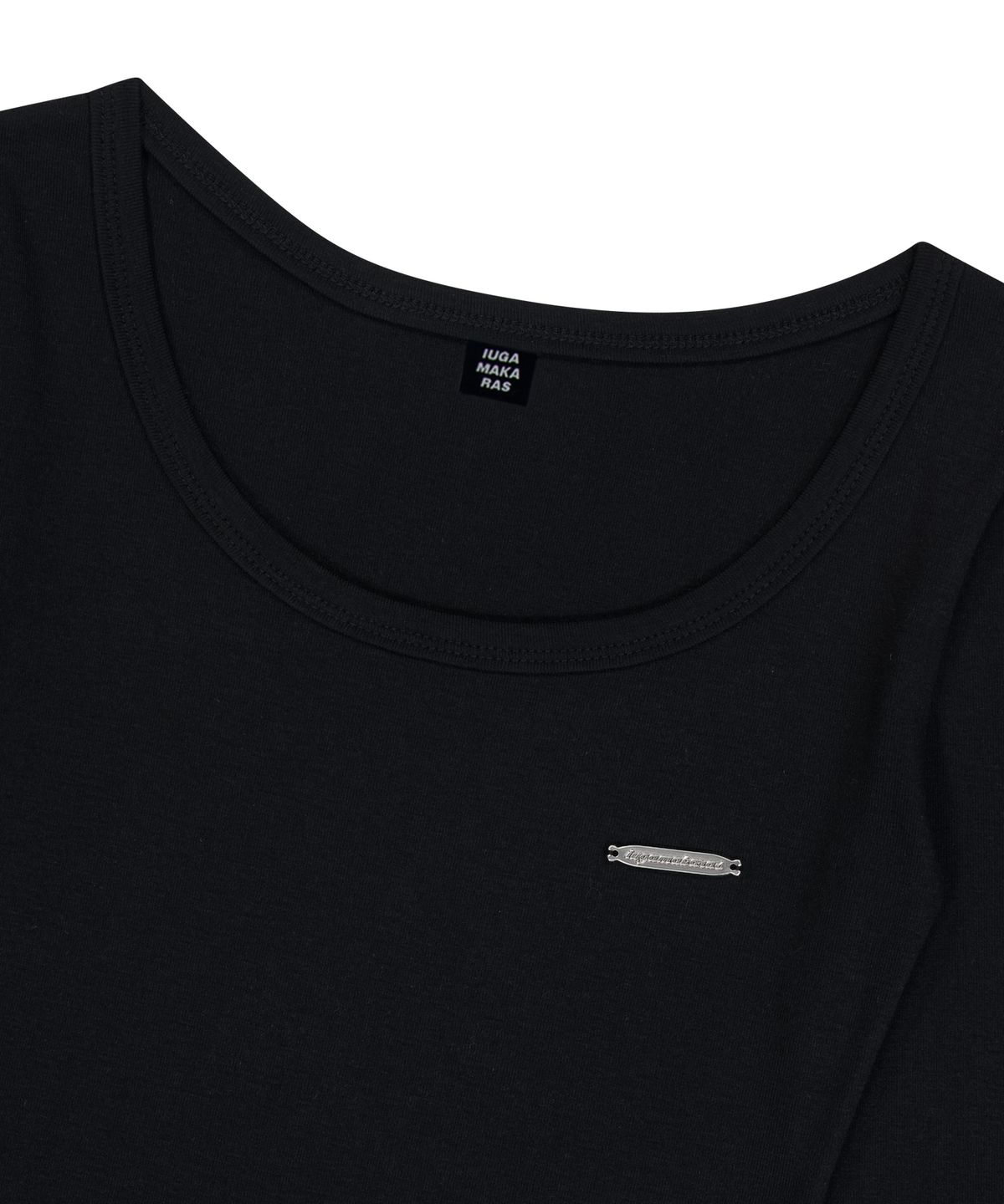 이우가마카라스(IUGAMAKARAS) U-Neck Fitted Top (Black)