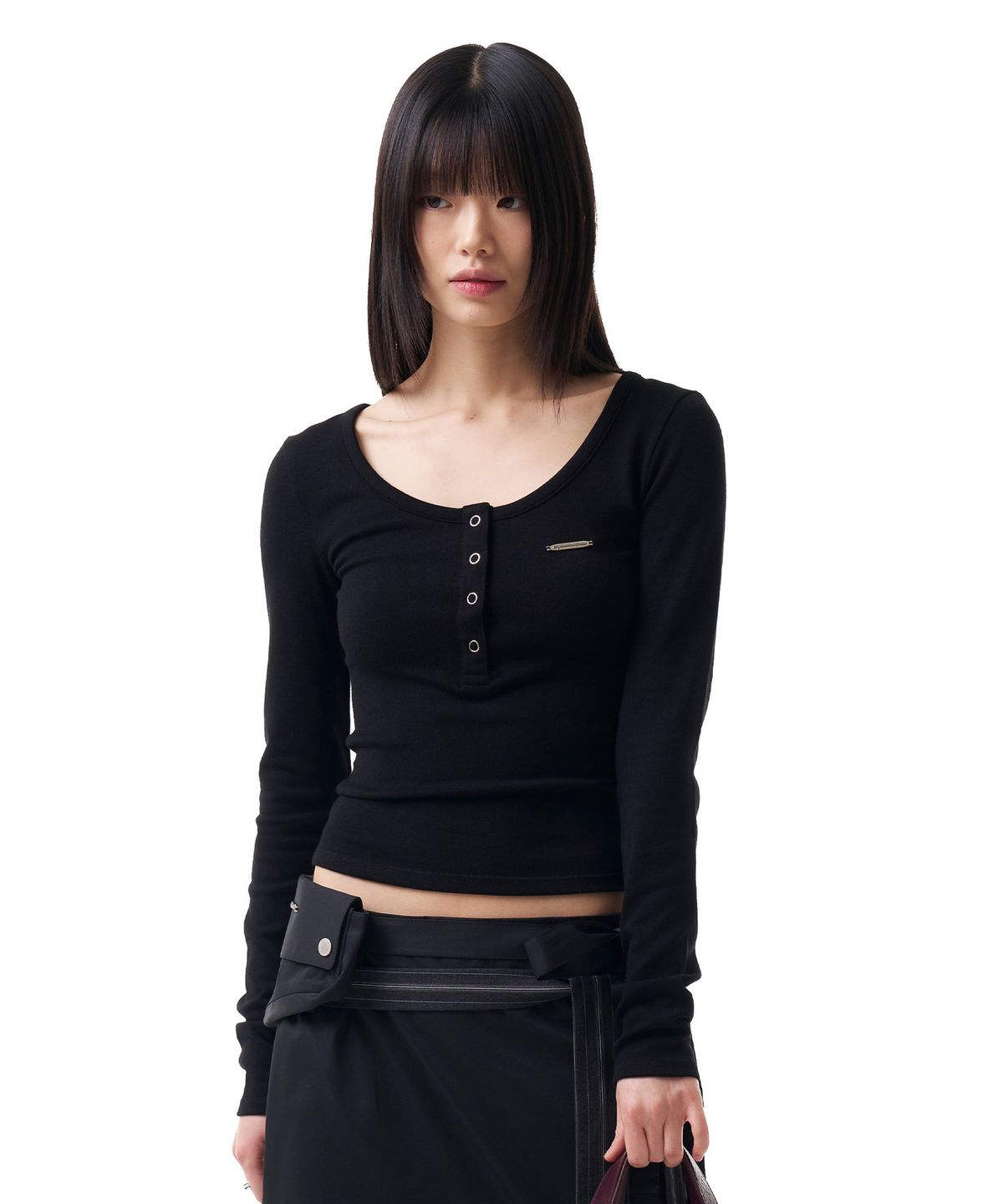 이우가마카라스(IUGAMAKARAS) Button Fitted Top (Black)
