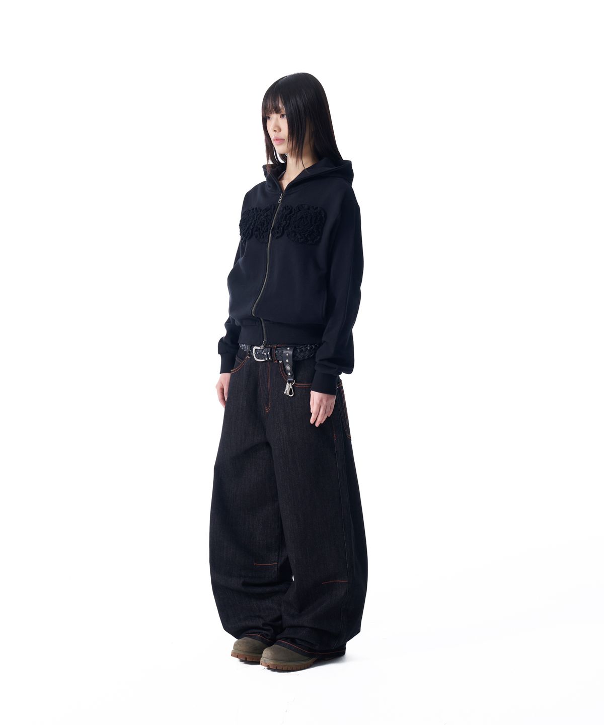 아캄(AAKAM) Flowers Zip-Up Hoodie (Black)