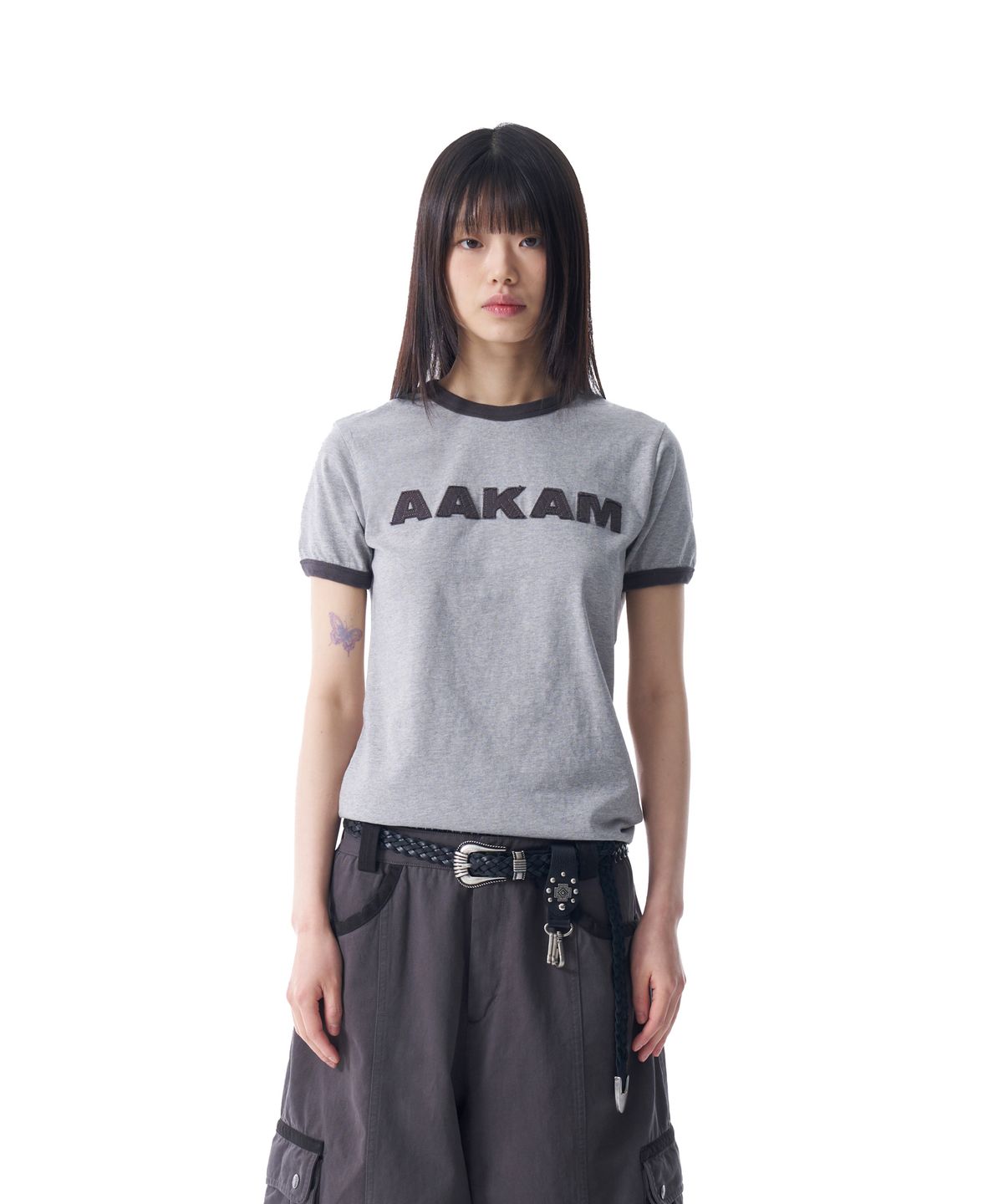 아캄(AAKAM) Logo Patch Ringer Top (Gray-Charcoal)